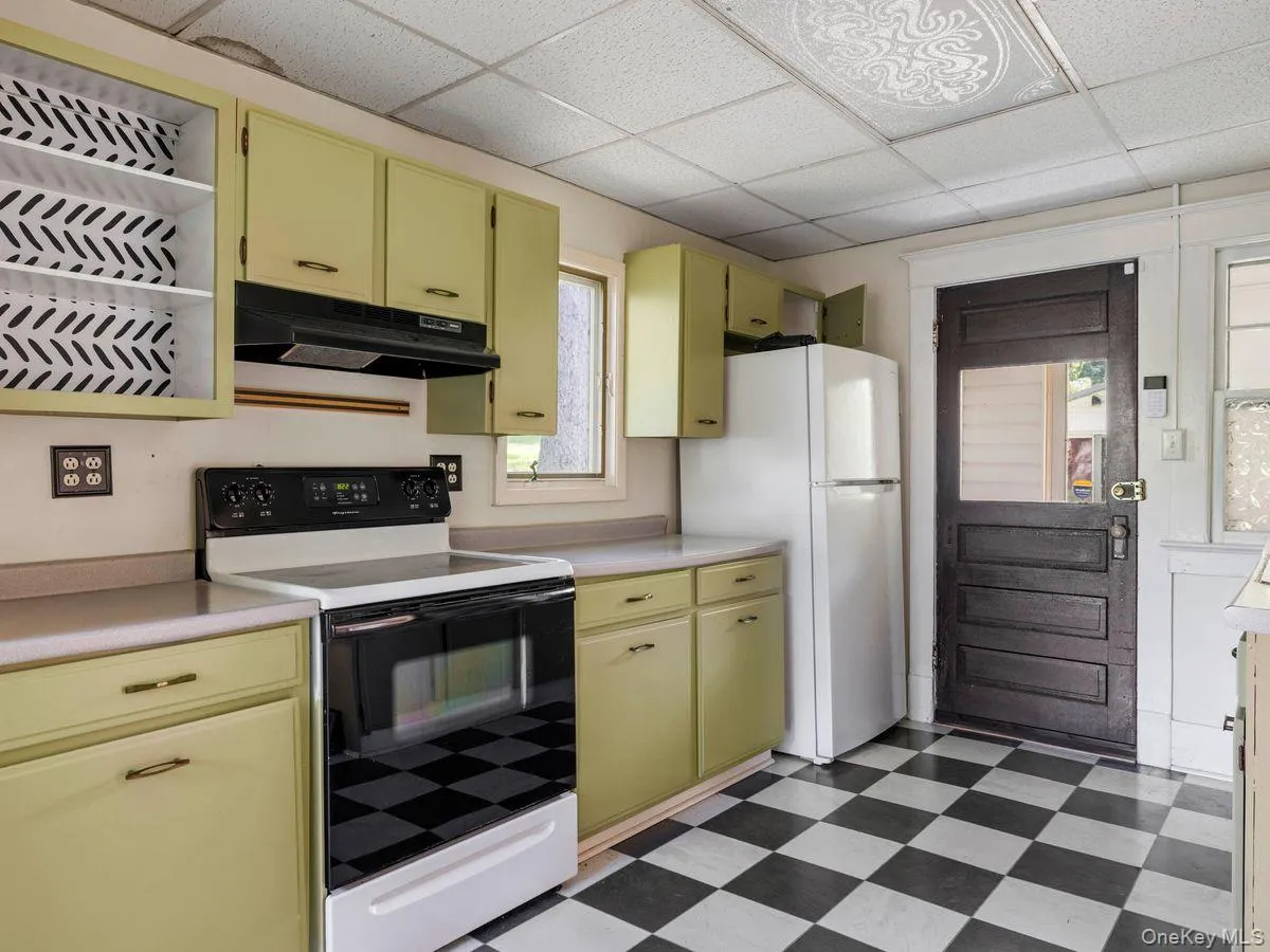 1 Jackman Street, Lloyd, NY, 4 Bedrooms Bedrooms, 10 Rooms Rooms,2 BathroomsBathrooms,Residential,For Rent,Jackman,0,1042618 1 Jackman Street, Lloyd, NY, 4 Bedrooms Bedrooms, 10 Rooms Rooms,2 BathroomsBathrooms,Residential,For Rent,Jackman,0,1042618
