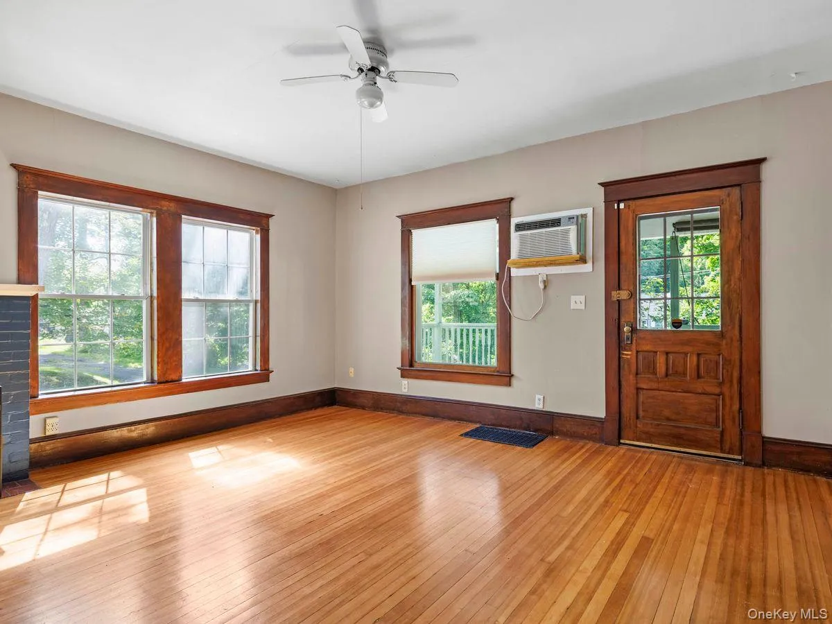 1 Jackman Street, Lloyd, NY, 4 Bedrooms Bedrooms, 10 Rooms Rooms,2 BathroomsBathrooms,Residential,For Rent,Jackman,0,1042618 1 Jackman Street, Lloyd, NY, 4 Bedrooms Bedrooms, 10 Rooms Rooms,2 BathroomsBathrooms,Residential,For Rent,Jackman,0,1042618