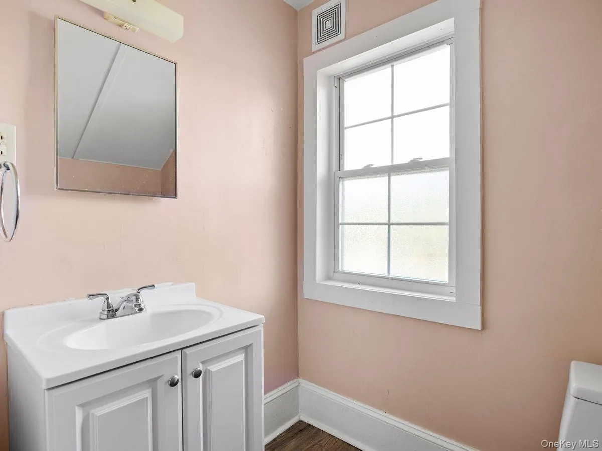 1 Jackman Street, Lloyd, NY, 4 Bedrooms Bedrooms, 10 Rooms Rooms,2 BathroomsBathrooms,Residential,For Rent,Jackman,0,1042618 1 Jackman Street, Lloyd, NY, 4 Bedrooms Bedrooms, 10 Rooms Rooms,2 BathroomsBathrooms,Residential,For Rent,Jackman,0,1042618