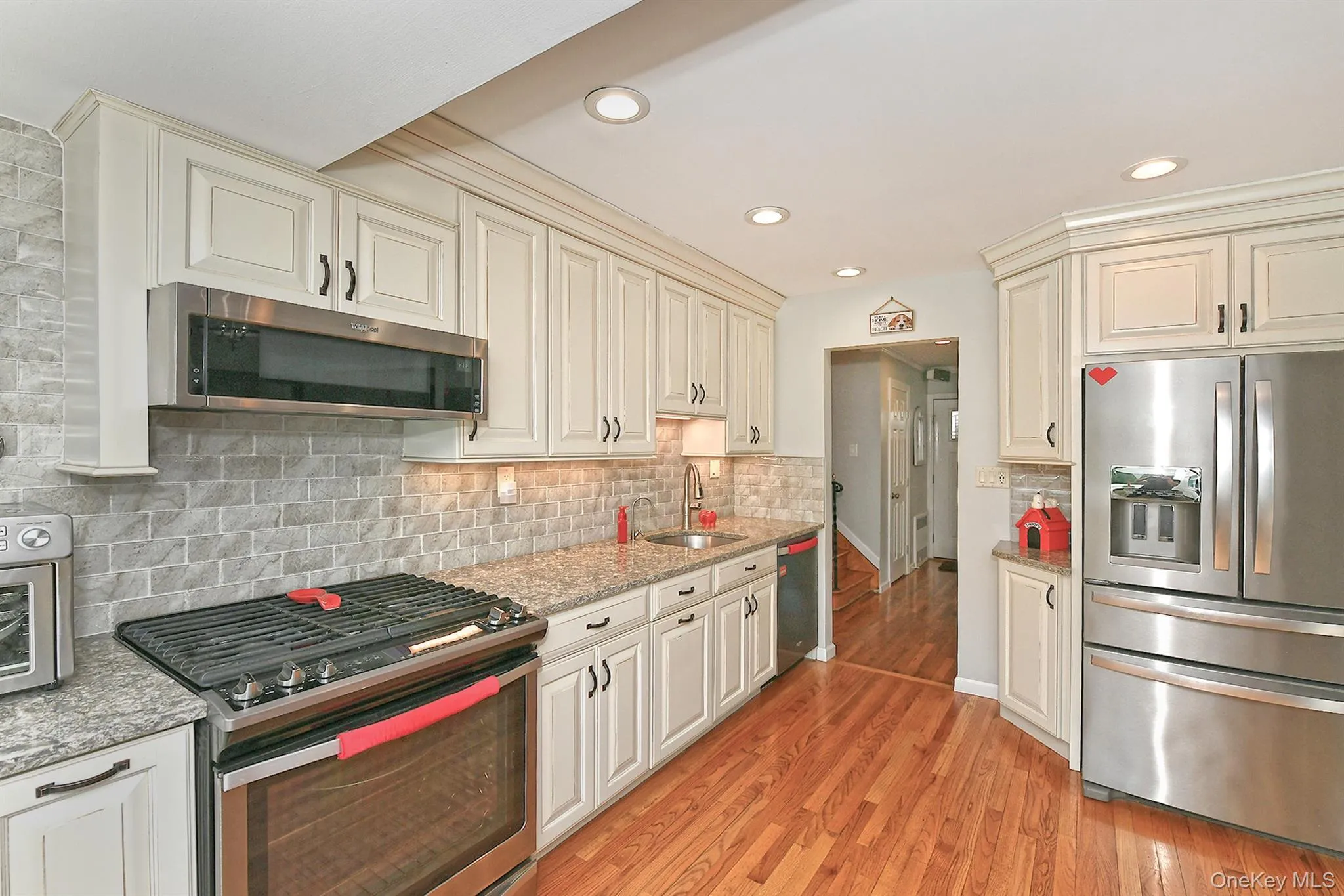 4039 Hahn Avenue, Oyster Bay, NY, 3 Bedrooms Bedrooms, 6 Rooms Rooms,2 BathroomsBathrooms,Residential,For Rent,Hahn,0,1042620 4039 Hahn Avenue, Oyster Bay, NY, 3 Bedrooms Bedrooms, 6 Rooms Rooms,2 BathroomsBathrooms,Residential,For Rent,Hahn,0,1042620