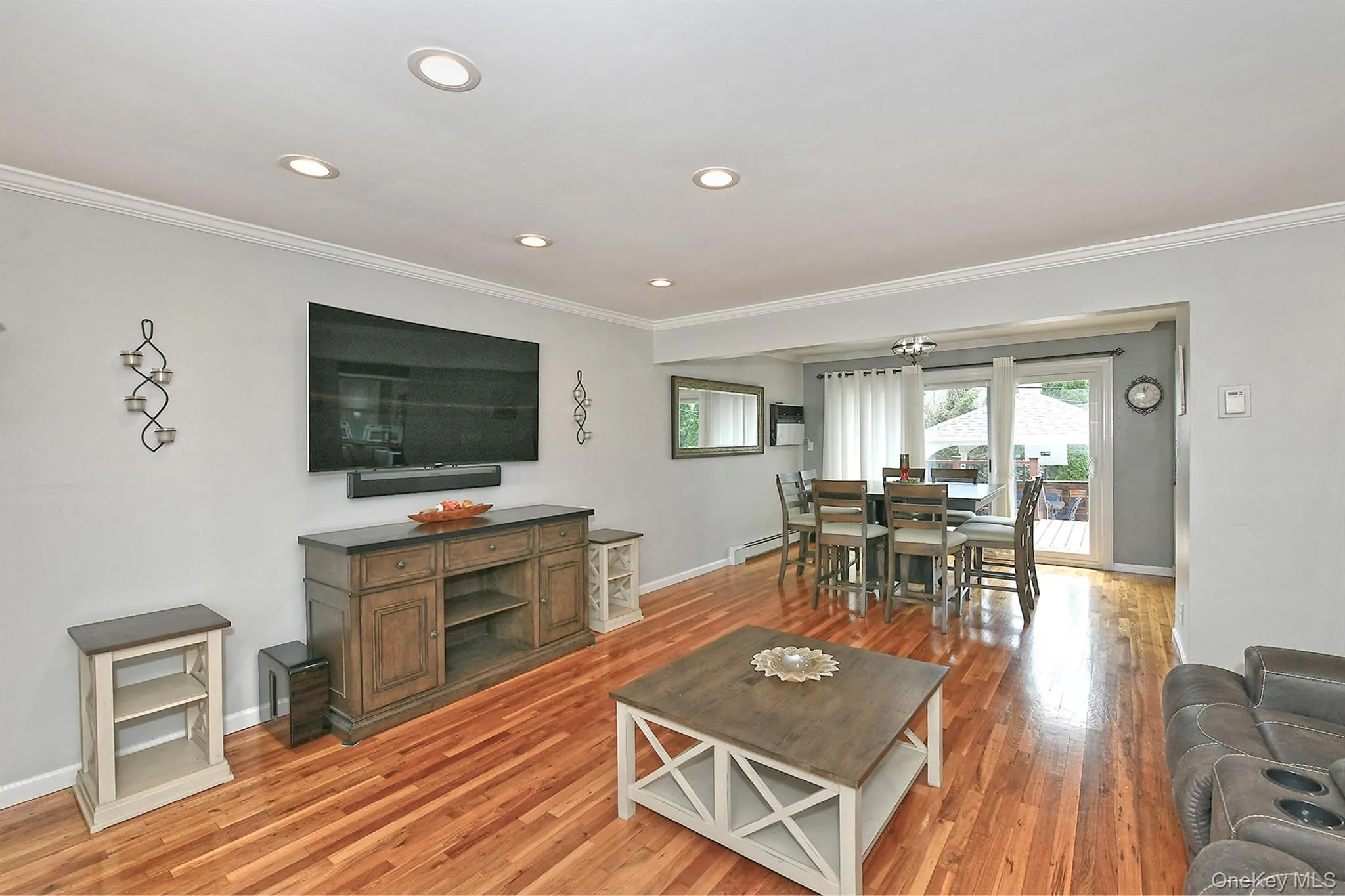 4039 Hahn Avenue, Oyster Bay, NY, 3 Bedrooms Bedrooms, 6 Rooms Rooms,2 BathroomsBathrooms,Residential,For Rent,Hahn,0,1042620 4039 Hahn Avenue, Oyster Bay, NY, 3 Bedrooms Bedrooms, 6 Rooms Rooms,2 BathroomsBathrooms,Residential,For Rent,Hahn,0,1042620