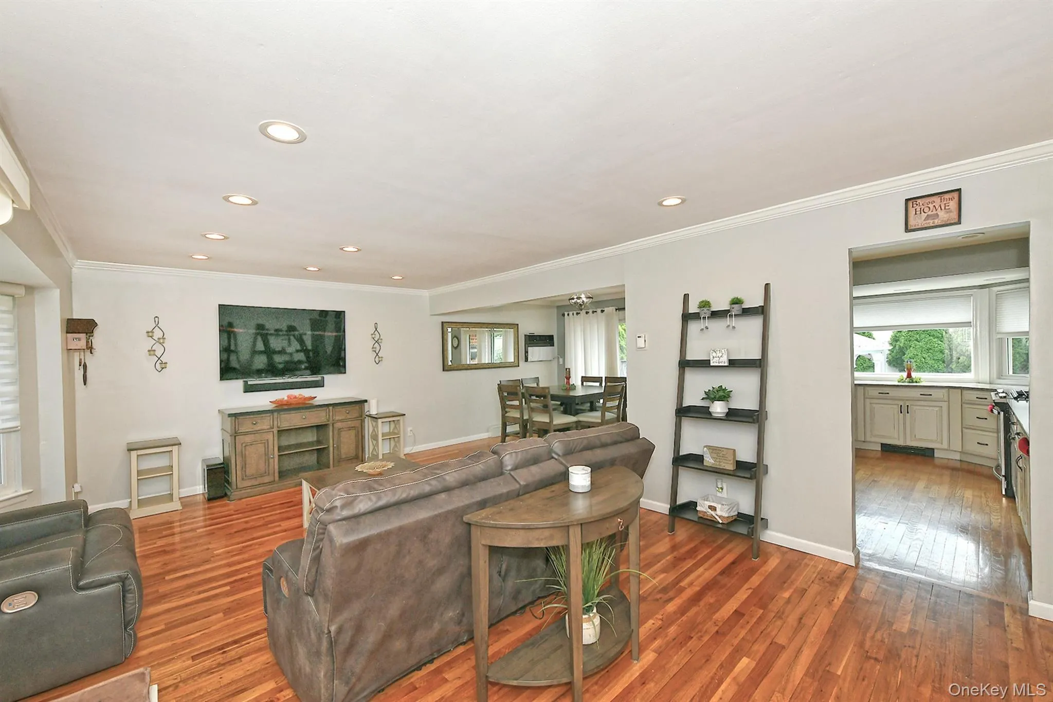 4039 Hahn Avenue, Oyster Bay, NY, 3 Bedrooms Bedrooms, 6 Rooms Rooms,2 BathroomsBathrooms,Residential,For Rent,Hahn,0,1042620 4039 Hahn Avenue, Oyster Bay, NY, 3 Bedrooms Bedrooms, 6 Rooms Rooms,2 BathroomsBathrooms,Residential,For Rent,Hahn,0,1042620