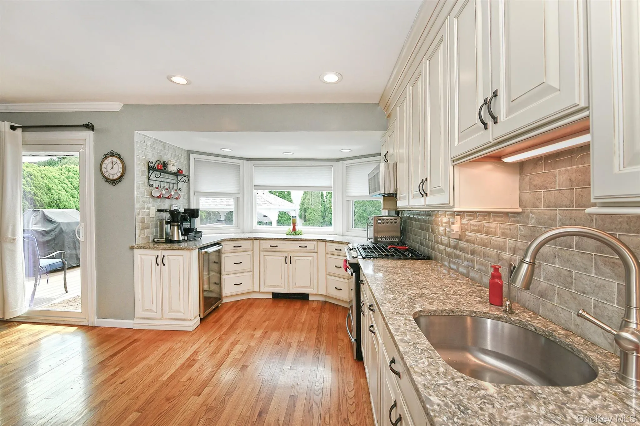 4039 Hahn Avenue, Oyster Bay, NY, 3 Bedrooms Bedrooms, 6 Rooms Rooms,2 BathroomsBathrooms,Residential,For Rent,Hahn,0,1042620 4039 Hahn Avenue, Oyster Bay, NY, 3 Bedrooms Bedrooms, 6 Rooms Rooms,2 BathroomsBathrooms,Residential,For Rent,Hahn,0,1042620