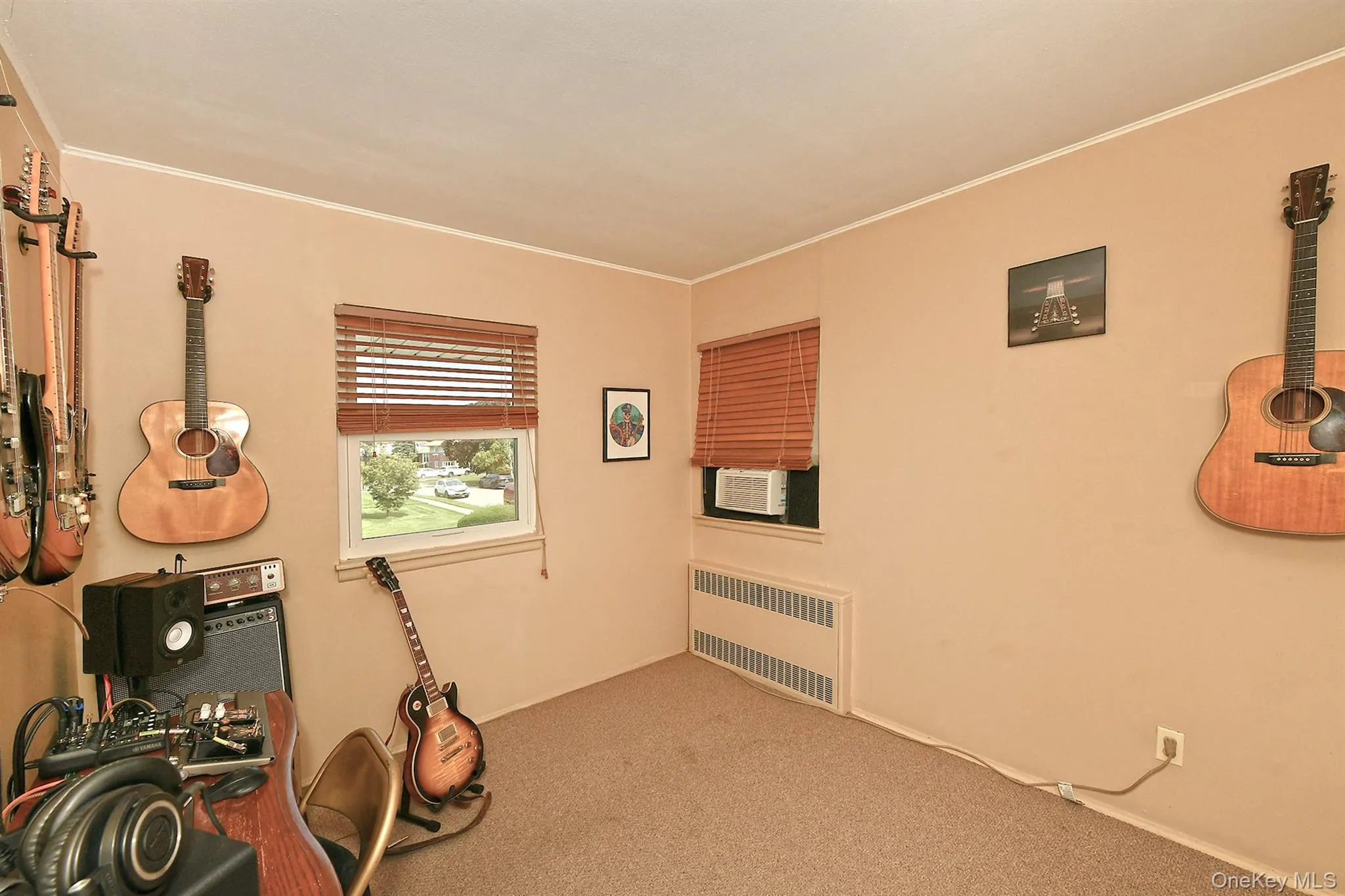4039 Hahn Avenue, Oyster Bay, NY, 3 Bedrooms Bedrooms, 6 Rooms Rooms,2 BathroomsBathrooms,Residential,For Rent,Hahn,0,1042620 4039 Hahn Avenue, Oyster Bay, NY, 3 Bedrooms Bedrooms, 6 Rooms Rooms,2 BathroomsBathrooms,Residential,For Rent,Hahn,0,1042620