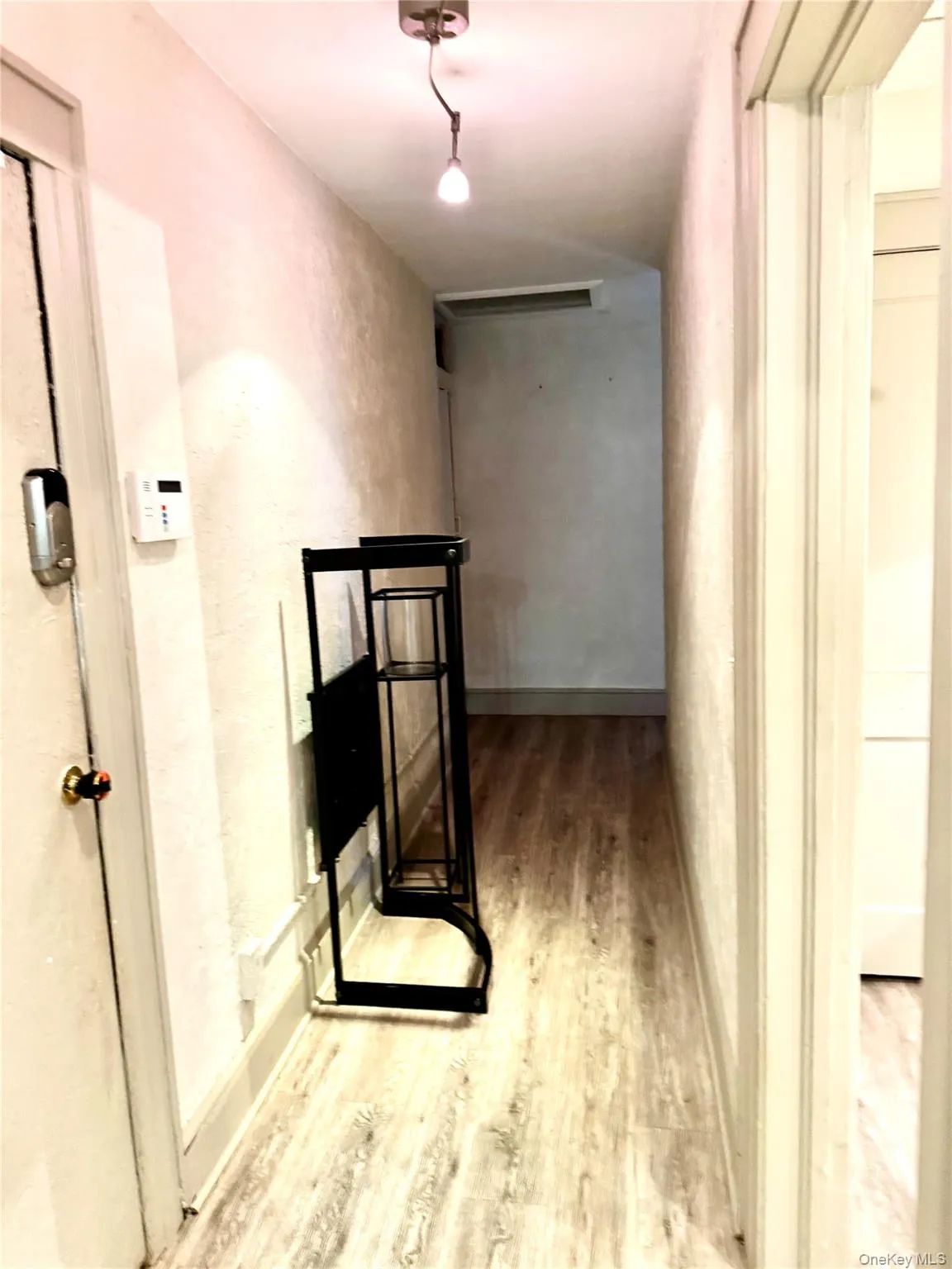 3929 Merrick Road, Hempstead, NY, 3 Bedroom Bedrooms, 7 Room Rooms,1 BathroomBathrooms,Residential Lease,For Rent,Merrick,0,1042621 3929 Merrick Road, Hempstead, NY, 3 Bedroom Bedrooms, 7 Room Rooms,1 BathroomBathrooms,Residential Lease,For Rent,Merrick,0,1042621