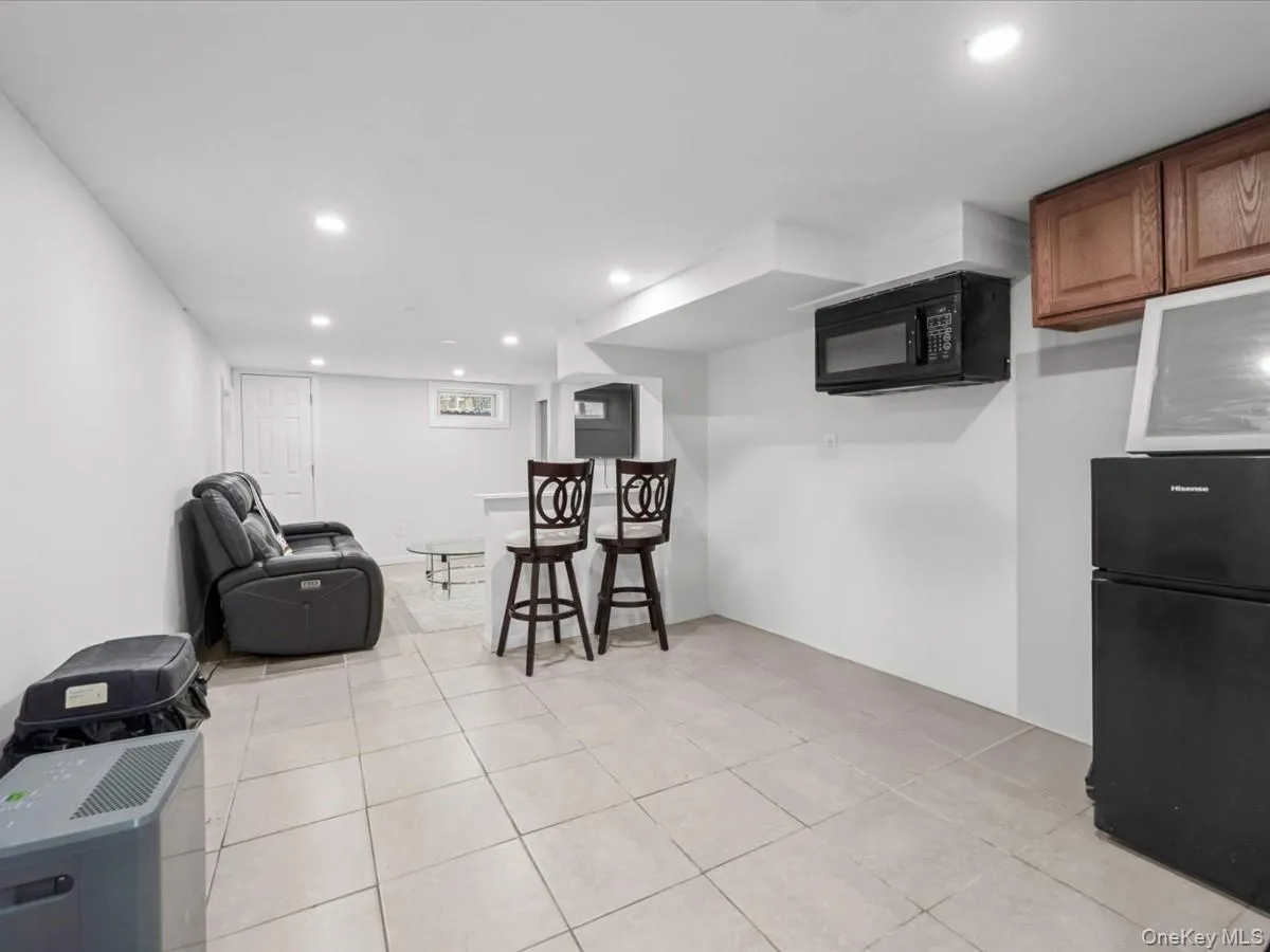 596 Terrace Place, Hempstead, NY, 6 Bedrooms Bedrooms, 9 Rooms Rooms,3 BathroomsBathrooms,Residential,For Rent,Terrace,0,1042629 596 Terrace Place, Hempstead, NY, 6 Bedrooms Bedrooms, 9 Rooms Rooms,3 BathroomsBathrooms,Residential,For Rent,Terrace,0,1042629