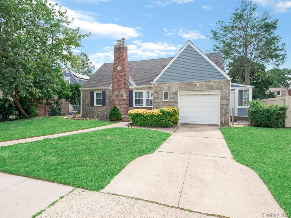 596 Terrace Place, Hempstead, NY, 6 Bedrooms Bedrooms, 9 Rooms Rooms,3 BathroomsBathrooms,Residential,For Rent,Terrace,0,1042629 596 Terrace Place, Hempstead, NY, 6 Bedrooms Bedrooms, 9 Rooms Rooms,3 BathroomsBathrooms,Residential,For Rent,Terrace,0,1042629