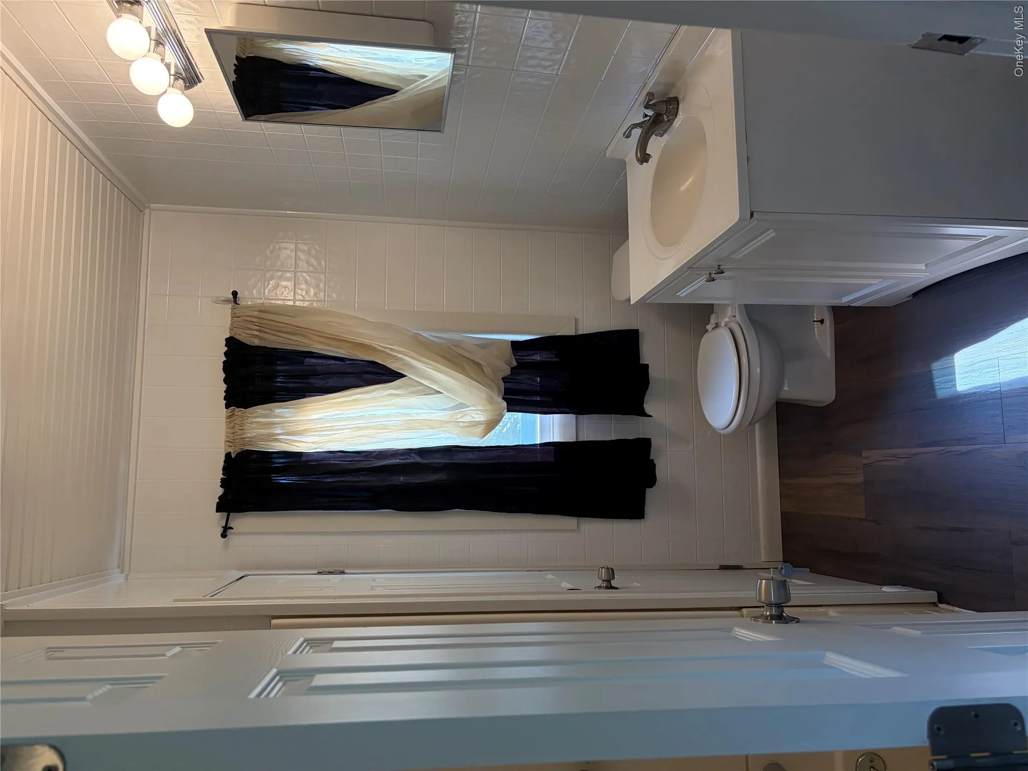48 Penataquit Avenue, Islip, NY, 3 Bedrooms Bedrooms, 5 Rooms Rooms,1 BathroomBathrooms,Residential Lease,For Rent,Penataquit,0,1042636 48 Penataquit Avenue, Islip, NY, 3 Bedrooms Bedrooms, 5 Rooms Rooms,1 BathroomBathrooms,Residential Lease,For Rent,Penataquit,0,1042636