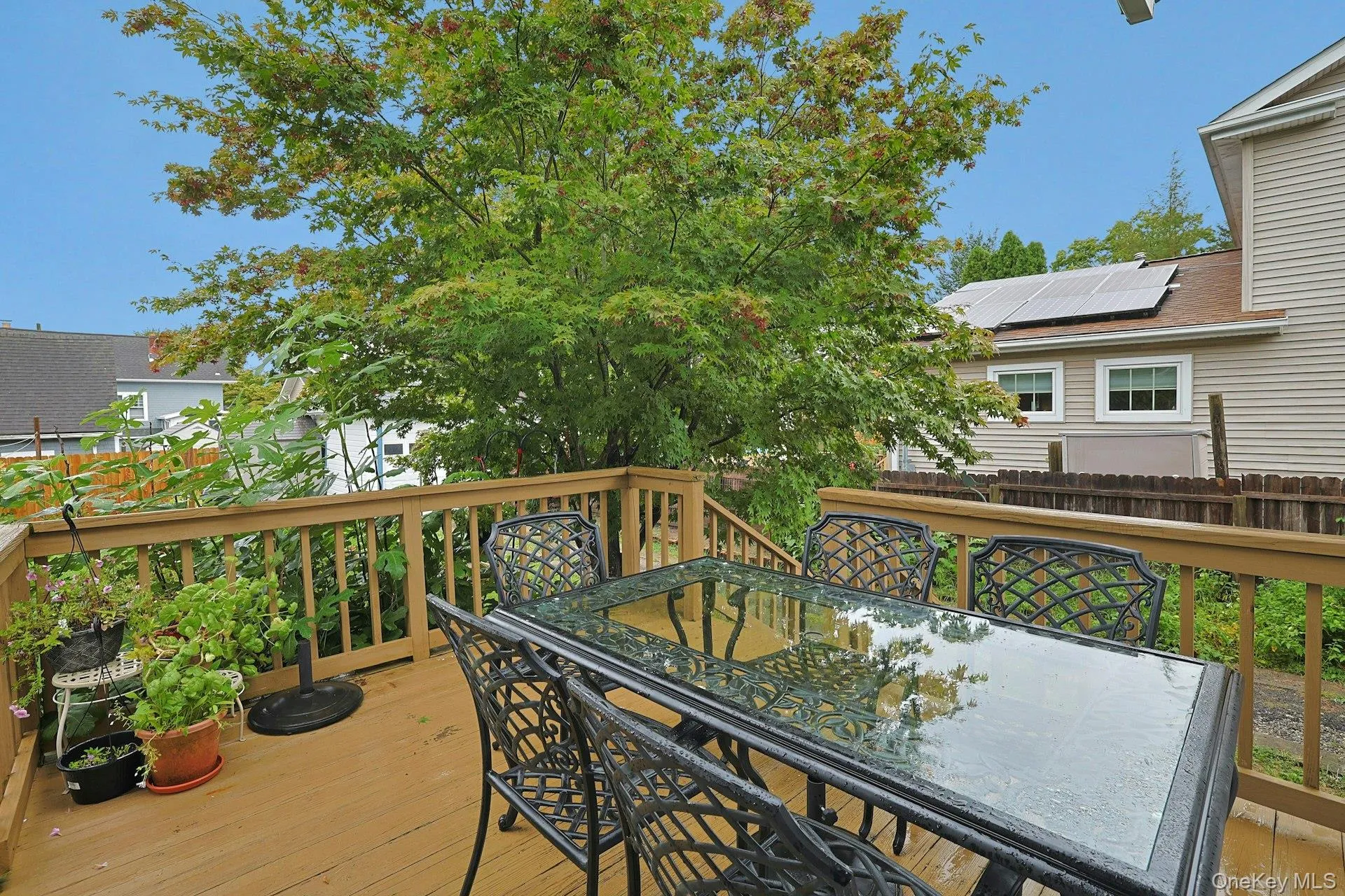 Dine outdoors on the deck and enjoy fresh vegetables straight from the garden. Dine outdoors on the deck and enjoy fresh vegetables straight from the garden.