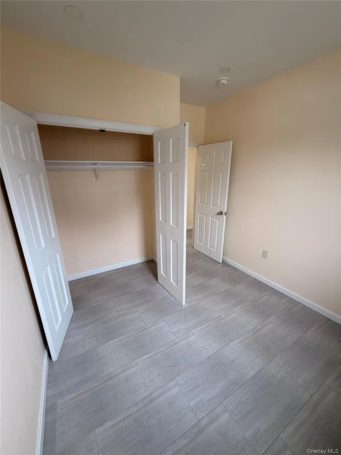9947 163rd Drive, New York, NY, 3 Bedrooms Bedrooms, 7 Rooms Rooms,1 BathroomBathrooms,Residential Lease,For Rent,163rd,0,1042641 9947 163rd Drive, New York, NY, 3 Bedrooms Bedrooms, 7 Rooms Rooms,1 BathroomBathrooms,Residential Lease,For Rent,163rd,0,1042641