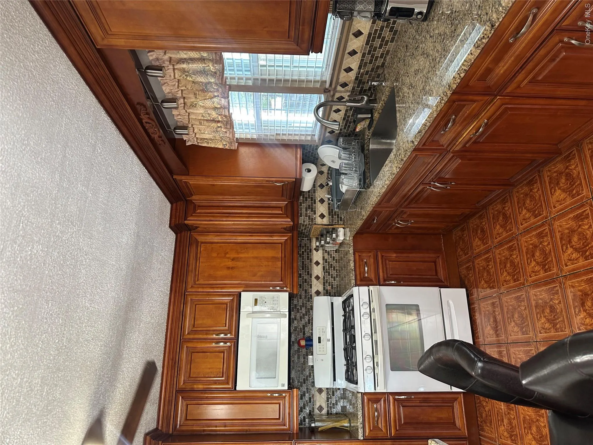 242 Sommerville Place, Yonkers, NY, 3 Bedrooms Bedrooms, 5 Rooms Rooms,1 BathroomBathrooms,Residential Lease,For Rent,Sommerville,0,1042648 242 Sommerville Place, Yonkers, NY, 3 Bedrooms Bedrooms, 5 Rooms Rooms,1 BathroomBathrooms,Residential Lease,For Rent,Sommerville,0,1042648
