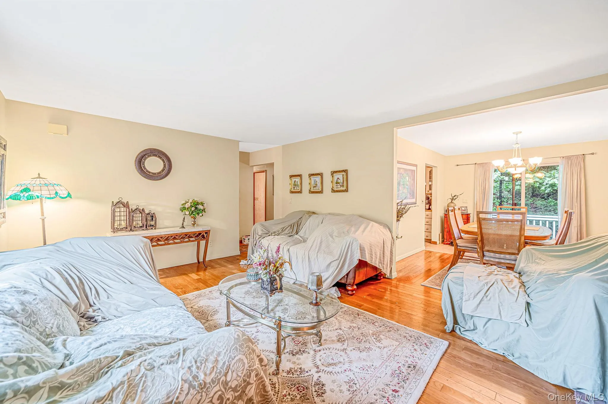 107 Farm Drive, Huntington, NY, 3 Bedrooms Bedrooms, 5 Rooms Rooms,2 BathroomsBathrooms,Residential,For Rent,Farm,0,1042649 107 Farm Drive, Huntington, NY, 3 Bedrooms Bedrooms, 5 Rooms Rooms,2 BathroomsBathrooms,Residential,For Rent,Farm,0,1042649