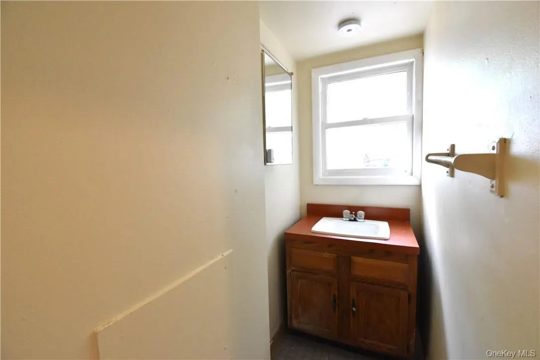 70 High Street, Thompson, NY, 1 Room Rooms,1 BathroomBathrooms,Residential Lease,For Rent,High,0,1042650 70 High Street, Thompson, NY, 1 Room Rooms,1 BathroomBathrooms,Residential Lease,For Rent,High,0,1042650