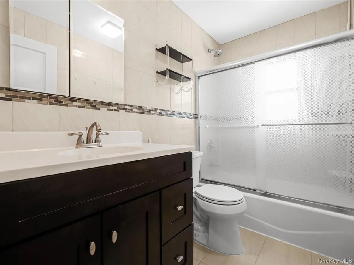 7307 185th Street, New York, NY, 4 Bedrooms Bedrooms, 10 Rooms Rooms,4 BathroomsBathrooms,Residential,For Rent,185th,0,1042651 7307 185th Street, New York, NY, 4 Bedrooms Bedrooms, 10 Rooms Rooms,4 BathroomsBathrooms,Residential,For Rent,185th,0,1042651