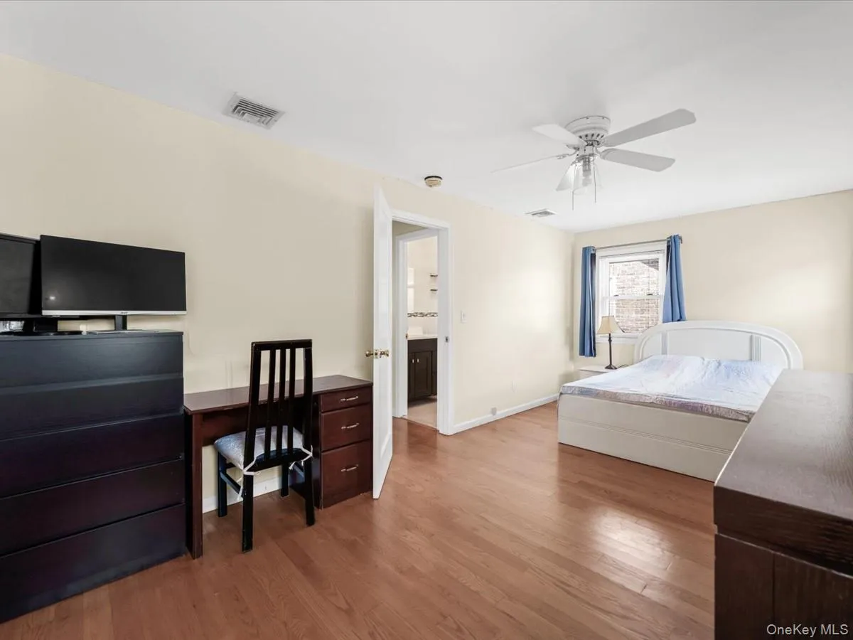 7307 185th Street, New York, NY, 4 Bedrooms Bedrooms, 10 Rooms Rooms,4 BathroomsBathrooms,Residential,For Rent,185th,0,1042651 7307 185th Street, New York, NY, 4 Bedrooms Bedrooms, 10 Rooms Rooms,4 BathroomsBathrooms,Residential,For Rent,185th,0,1042651
