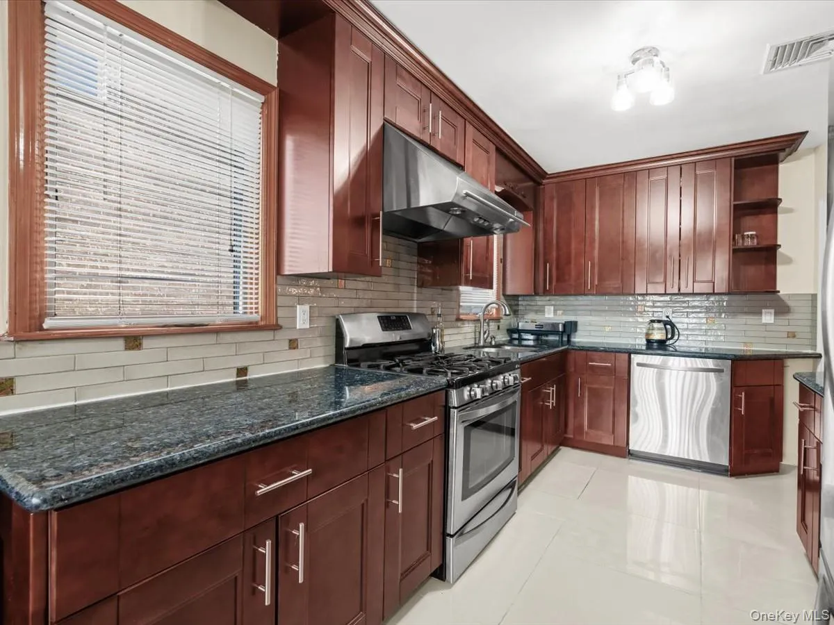 7307 185th Street, New York, NY, 4 Bedrooms Bedrooms, 10 Rooms Rooms,4 BathroomsBathrooms,Residential,For Rent,185th,0,1042651 7307 185th Street, New York, NY, 4 Bedrooms Bedrooms, 10 Rooms Rooms,4 BathroomsBathrooms,Residential,For Rent,185th,0,1042651