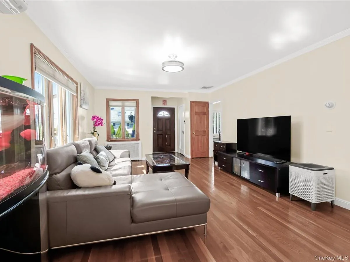 7307 185th Street, New York, NY, 4 Bedrooms Bedrooms, 10 Rooms Rooms,4 BathroomsBathrooms,Residential,For Rent,185th,0,1042651 7307 185th Street, New York, NY, 4 Bedrooms Bedrooms, 10 Rooms Rooms,4 BathroomsBathrooms,Residential,For Rent,185th,0,1042651