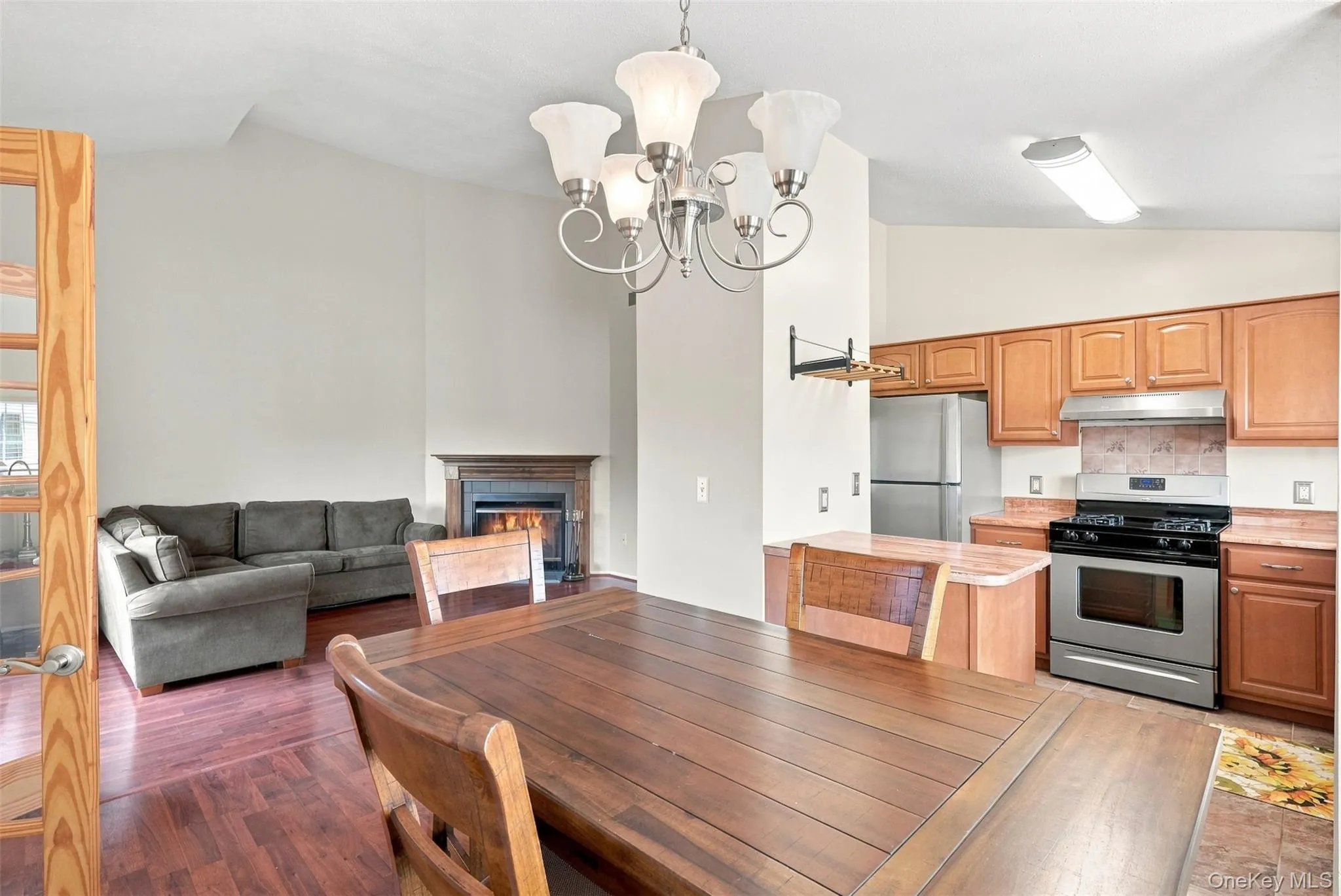 2124 Whispering Hills, Chester Town, NY, 2 Bedrooms Bedrooms, 6 Rooms Rooms,1 BathroomBathrooms,Residential,For Rent,Whispering,0,1042658 2124 Whispering Hills, Chester Town, NY, 2 Bedrooms Bedrooms, 6 Rooms Rooms,1 BathroomBathrooms,Residential,For Rent,Whispering,0,1042658