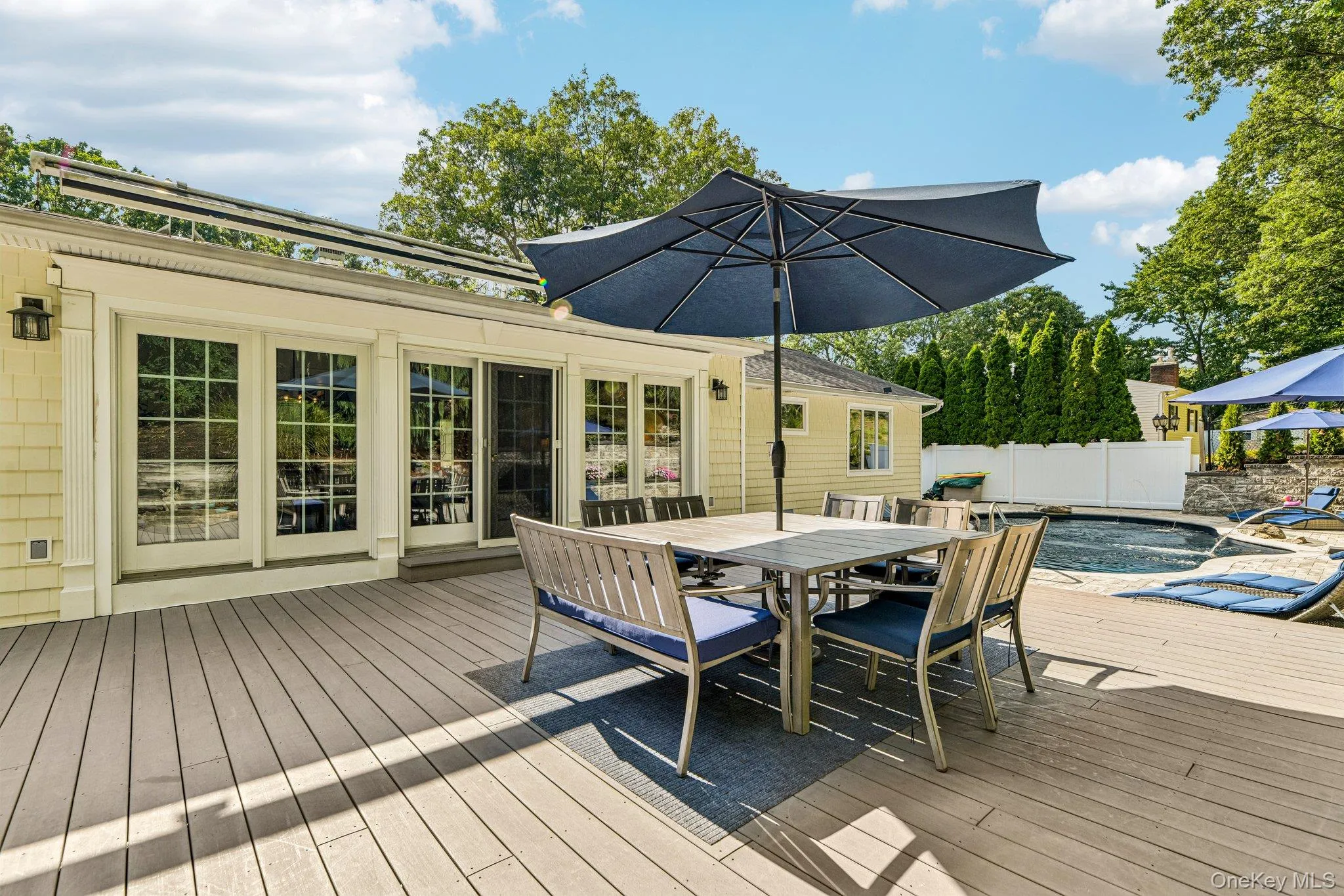 Who's looking for a vacation when you can have a Staycation in this yard! Who's looking for a vacation when you can have a Staycation in this yard!
