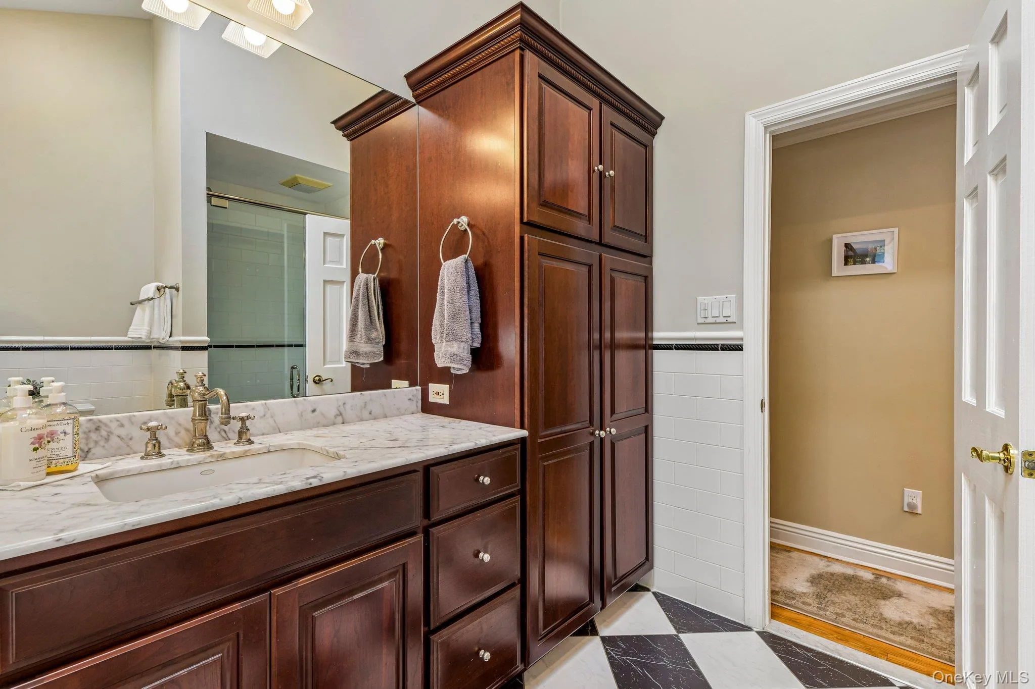 Oversized bathroom with a separate tub and shower Oversized bathroom with a separate tub and shower
