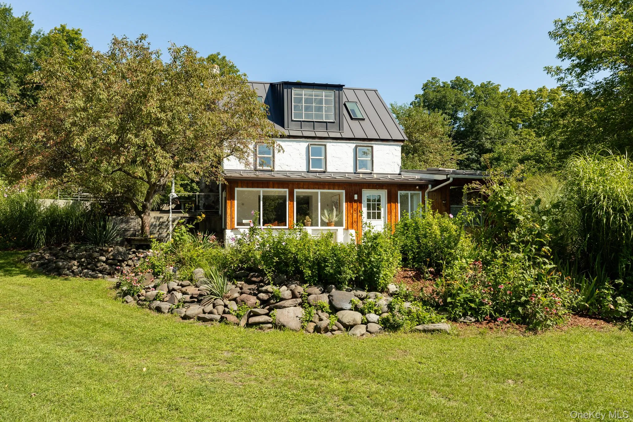 19 Cottage Lane, Rochester, NY, 1 Bedroom Bedrooms, 5 Rooms Rooms,1 BathroomBathrooms,Residential,For Rent,Cottage,0,1042683 19 Cottage Lane, Rochester, NY, 1 Bedroom Bedrooms, 5 Rooms Rooms,1 BathroomBathrooms,Residential,For Rent,Cottage,0,1042683