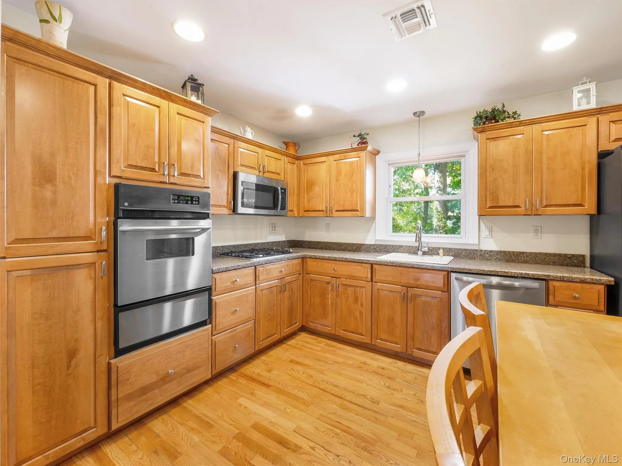 97 Grandview Avenue, Clarkstown, NY, 4 Bedrooms Bedrooms, 11 Rooms Rooms,2 BathroomsBathrooms,Residential,For Rent,Grandview,0,1042690 97 Grandview Avenue, Clarkstown, NY, 4 Bedrooms Bedrooms, 11 Rooms Rooms,2 BathroomsBathrooms,Residential,For Rent,Grandview,0,1042690