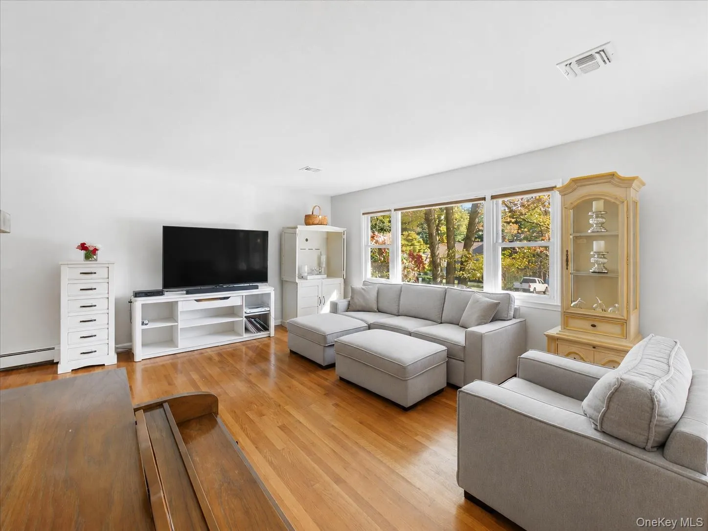 97 Grandview Avenue, Clarkstown, NY, 4 Bedrooms Bedrooms, 11 Rooms Rooms,2 BathroomsBathrooms,Residential,For Rent,Grandview,0,1042690 97 Grandview Avenue, Clarkstown, NY, 4 Bedrooms Bedrooms, 11 Rooms Rooms,2 BathroomsBathrooms,Residential,For Rent,Grandview,0,1042690