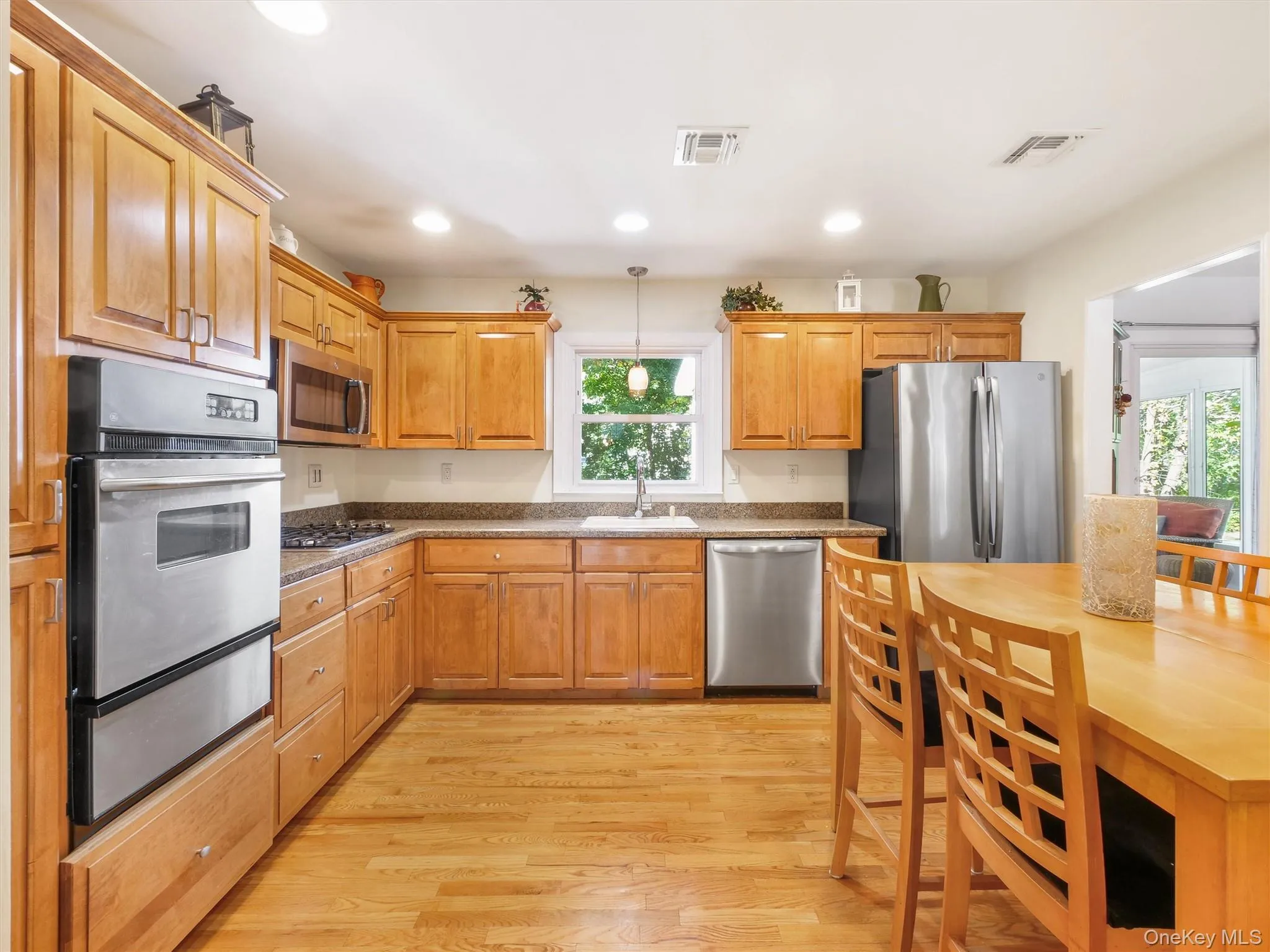 97 Grandview Avenue, Clarkstown, NY, 4 Bedrooms Bedrooms, 11 Rooms Rooms,2 BathroomsBathrooms,Residential,For Rent,Grandview,0,1042690 97 Grandview Avenue, Clarkstown, NY, 4 Bedrooms Bedrooms, 11 Rooms Rooms,2 BathroomsBathrooms,Residential,For Rent,Grandview,0,1042690
