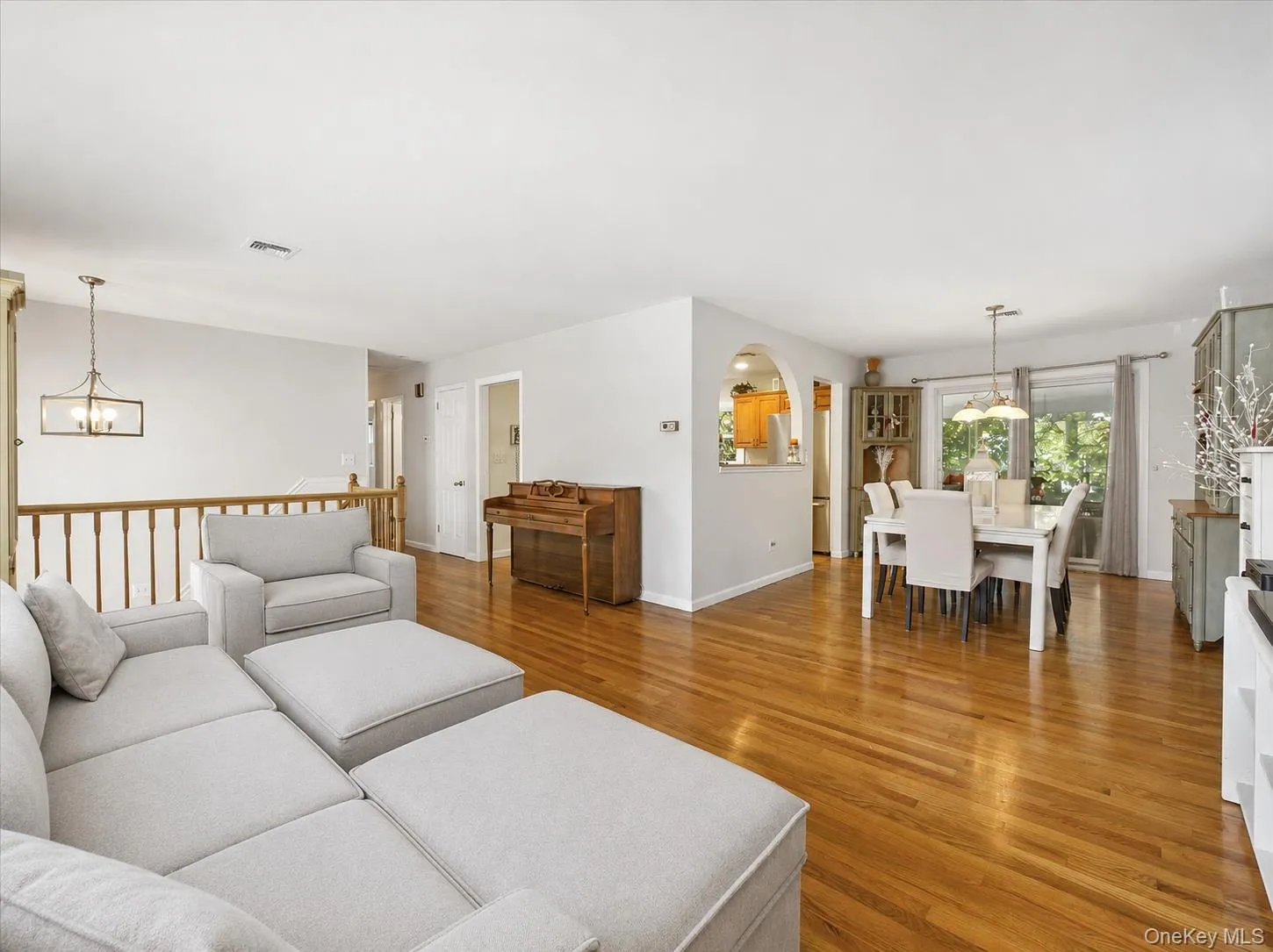 97 Grandview Avenue, Clarkstown, NY, 4 Bedrooms Bedrooms, 11 Rooms Rooms,2 BathroomsBathrooms,Residential,For Rent,Grandview,0,1042690 97 Grandview Avenue, Clarkstown, NY, 4 Bedrooms Bedrooms, 11 Rooms Rooms,2 BathroomsBathrooms,Residential,For Rent,Grandview,0,1042690