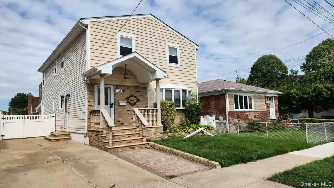 18-08 Murray St 2fl, New York, NY, 4 Bedroom Bedrooms, 5 Room Rooms,1 BathroomBathrooms,Residential Lease,For Rent,Murray St 2fl,0,1042692 18-08 Murray St 2fl, New York, NY, 4 Bedroom Bedrooms, 5 Room Rooms,1 BathroomBathrooms,Residential Lease,For Rent,Murray St 2fl,0,1042692