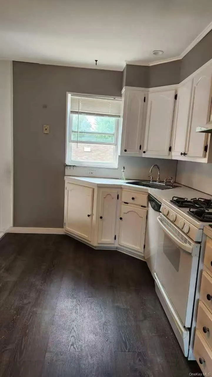 18-08 Murray St 2fl, New York, NY, 4 Bedroom Bedrooms, 5 Room Rooms,1 BathroomBathrooms,Residential Lease,For Rent,Murray St 2fl,0,1042692 18-08 Murray St 2fl, New York, NY, 4 Bedroom Bedrooms, 5 Room Rooms,1 BathroomBathrooms,Residential Lease,For Rent,Murray St 2fl,0,1042692