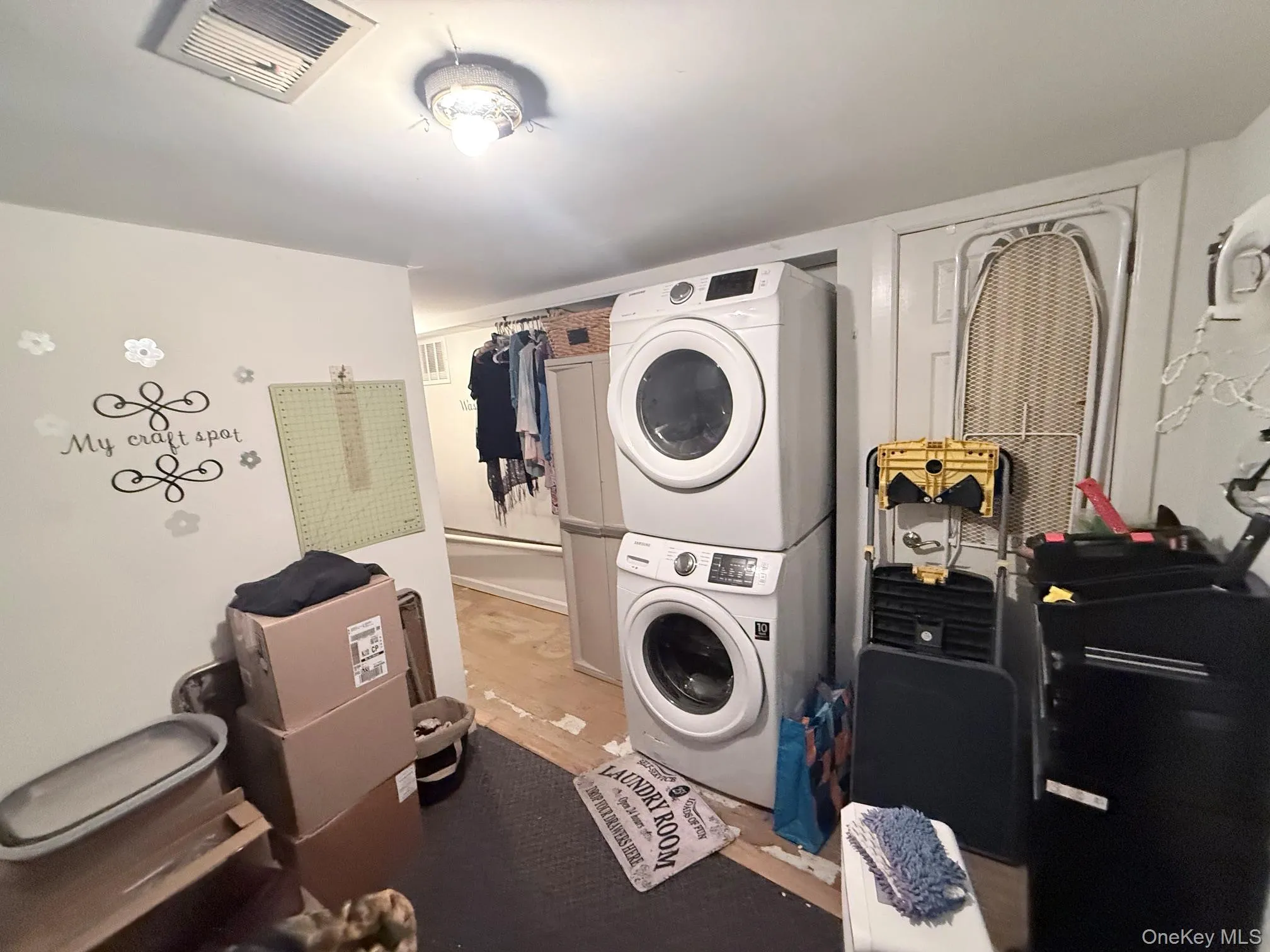 110 Tudor Road, Brookhaven, NY, 4 Bedrooms Bedrooms, 8 Rooms Rooms,2 BathroomsBathrooms,Residential,For Rent,Tudor,0,1042696 110 Tudor Road, Brookhaven, NY, 4 Bedrooms Bedrooms, 8 Rooms Rooms,2 BathroomsBathrooms,Residential,For Rent,Tudor,0,1042696