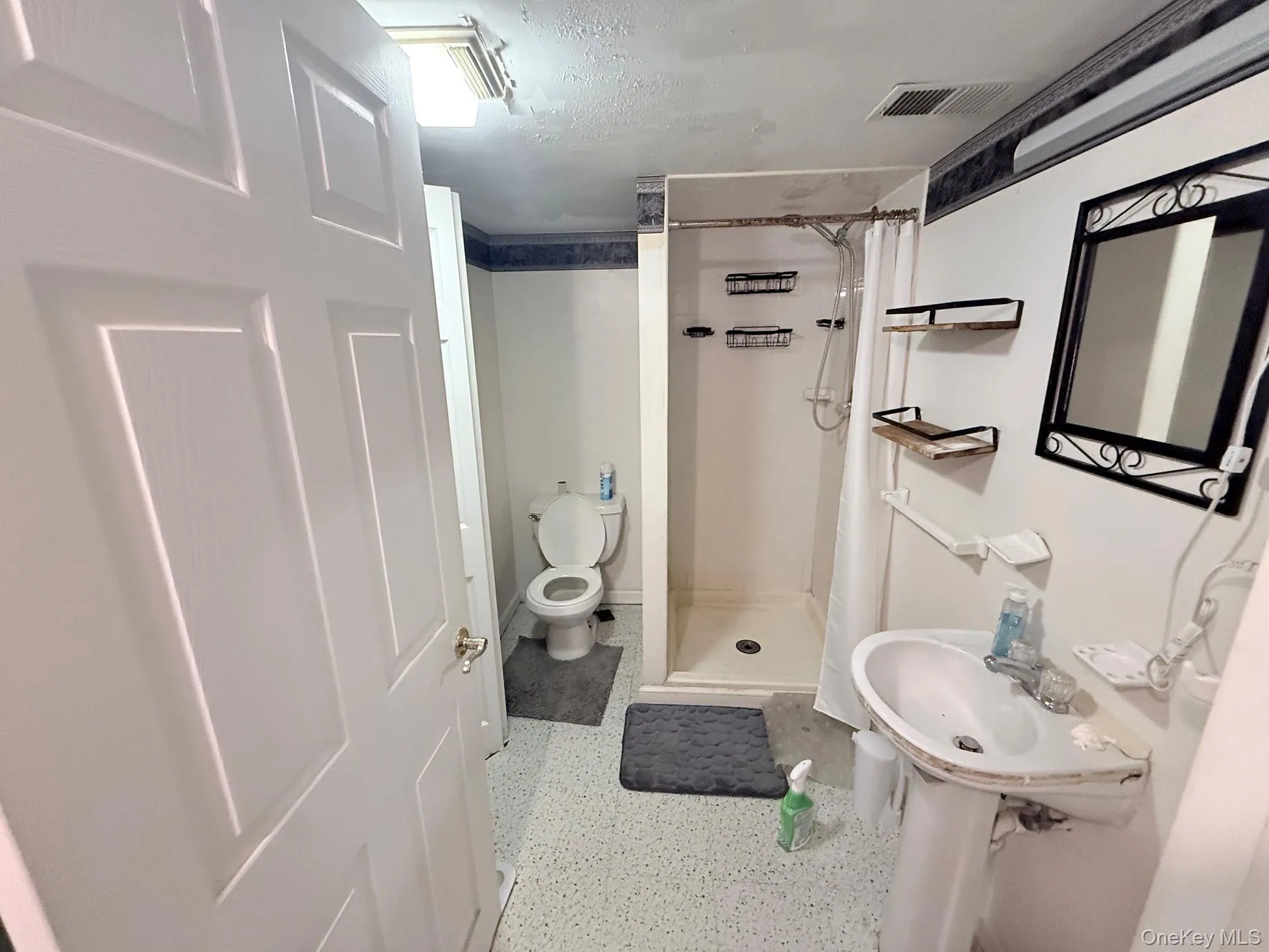 110 Tudor Road, Brookhaven, NY, 4 Bedrooms Bedrooms, 8 Rooms Rooms,2 BathroomsBathrooms,Residential,For Rent,Tudor,0,1042696 110 Tudor Road, Brookhaven, NY, 4 Bedrooms Bedrooms, 8 Rooms Rooms,2 BathroomsBathrooms,Residential,For Rent,Tudor,0,1042696