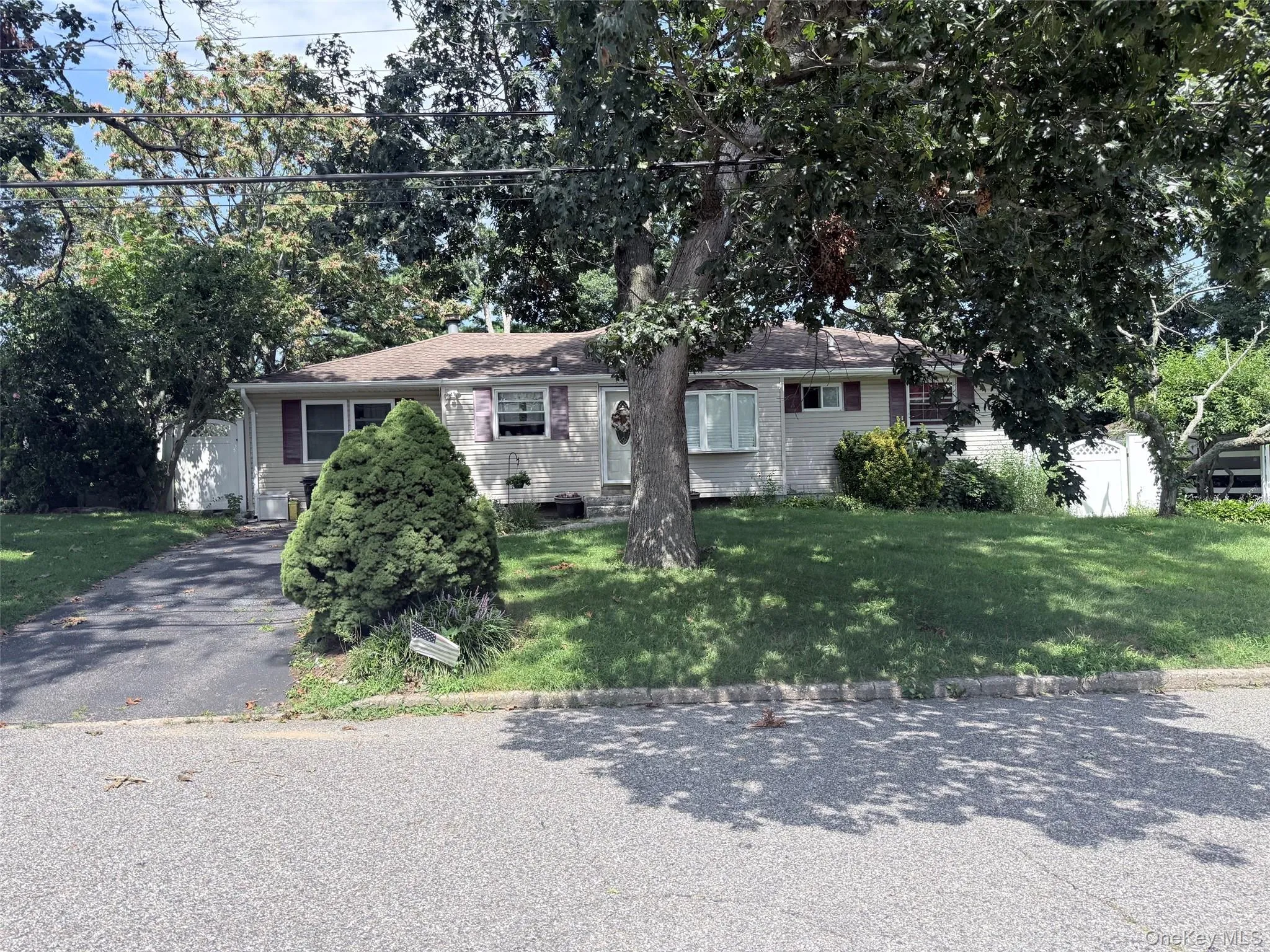 110 Tudor Road, Brookhaven, NY, 4 Bedrooms Bedrooms, 8 Rooms Rooms,2 BathroomsBathrooms,Residential,For Rent,Tudor,0,1042696 110 Tudor Road, Brookhaven, NY, 4 Bedrooms Bedrooms, 8 Rooms Rooms,2 BathroomsBathrooms,Residential,For Rent,Tudor,0,1042696