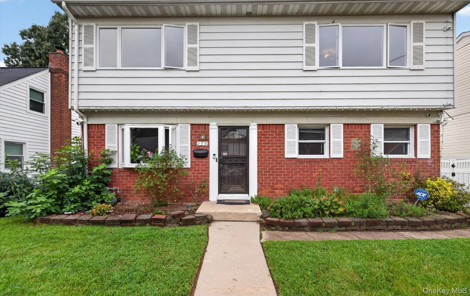 179 Sterling Road, Hempstead, NY, 4 Bedrooms Bedrooms, 9 Rooms Rooms,2 BathroomsBathrooms,Residential,For Rent,Sterling,0,1042698 179 Sterling Road, Hempstead, NY, 4 Bedrooms Bedrooms, 9 Rooms Rooms,2 BathroomsBathrooms,Residential,For Rent,Sterling,0,1042698