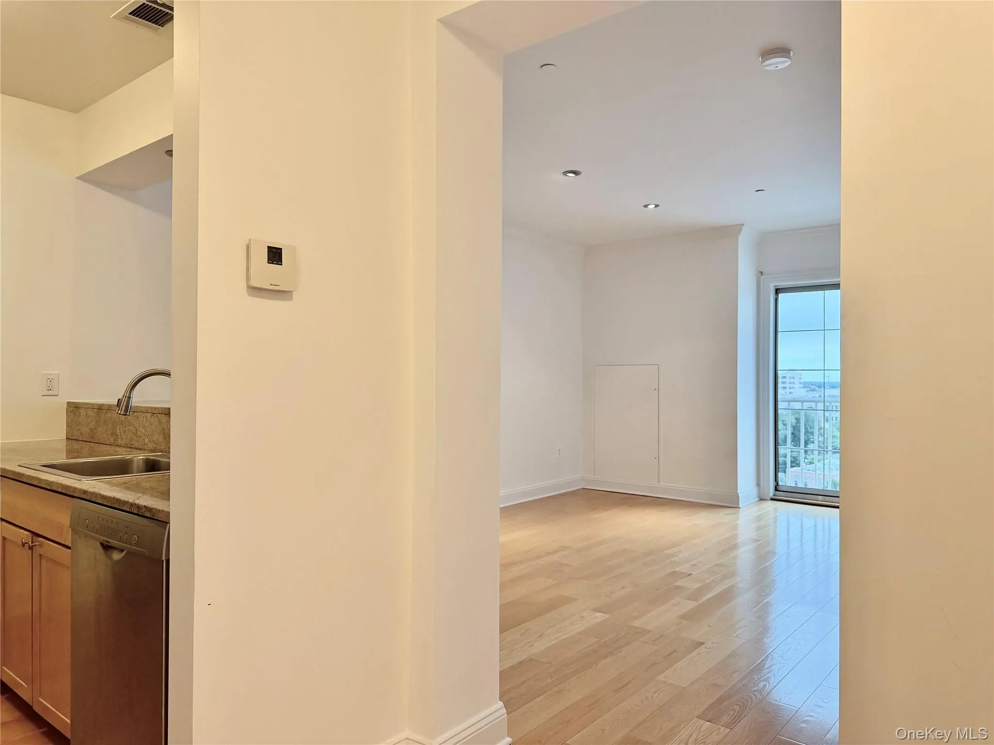 543 Main Street, New Rochelle, NY, 1 Bedroom Bedrooms, 3 Rooms Rooms,1 BathroomBathrooms,Residential Lease,For Rent,Main,0,1042700 543 Main Street, New Rochelle, NY, 1 Bedroom Bedrooms, 3 Rooms Rooms,1 BathroomBathrooms,Residential Lease,For Rent,Main,0,1042700