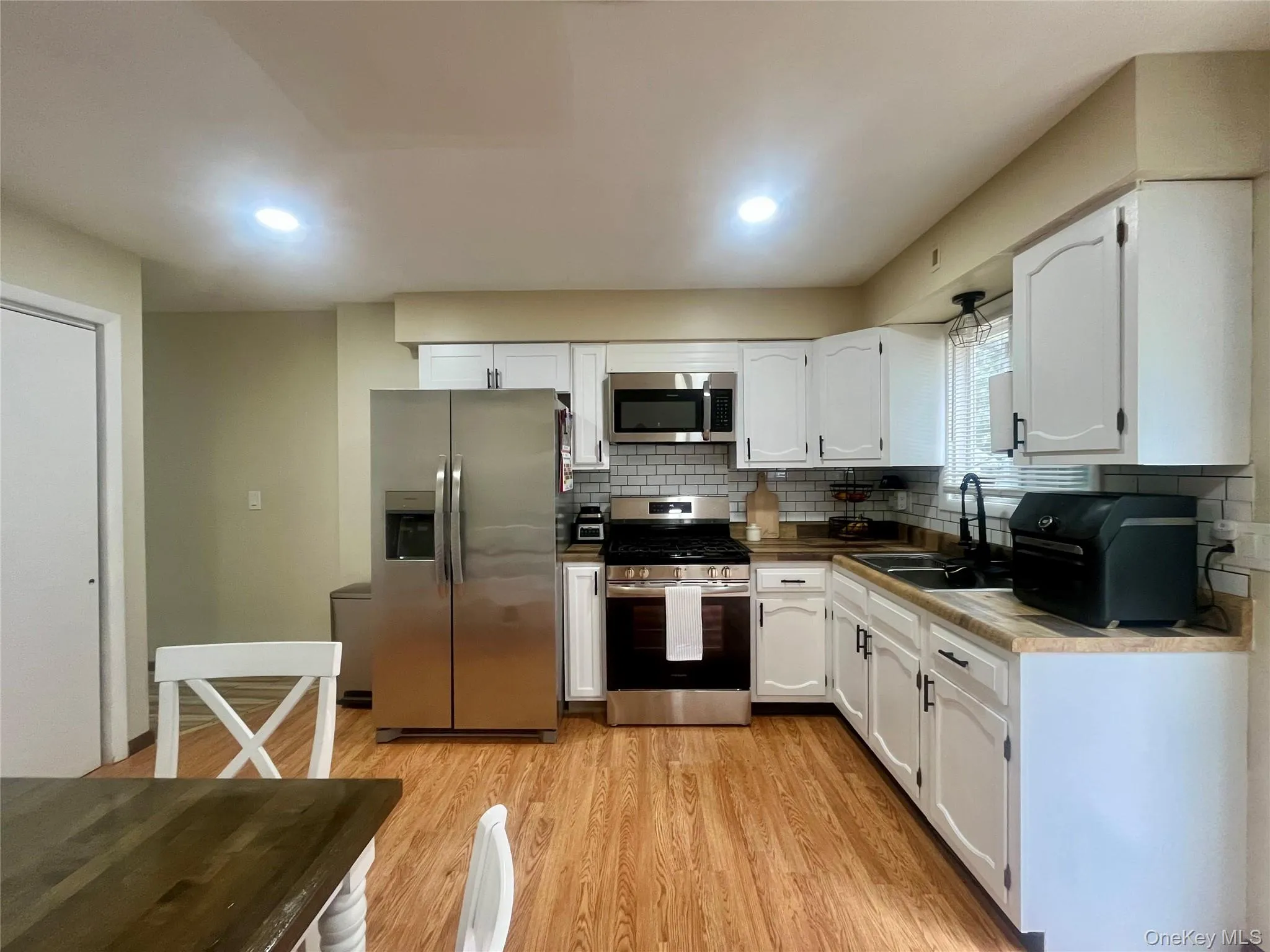 16 Maryland Avenue, Middletown, NY, 2 Bedrooms Bedrooms, 4 Rooms Rooms,1 BathroomBathrooms,Residential Lease,For Rent,Maryland,0,1042715 16 Maryland Avenue, Middletown, NY, 2 Bedrooms Bedrooms, 4 Rooms Rooms,1 BathroomBathrooms,Residential Lease,For Rent,Maryland,0,1042715