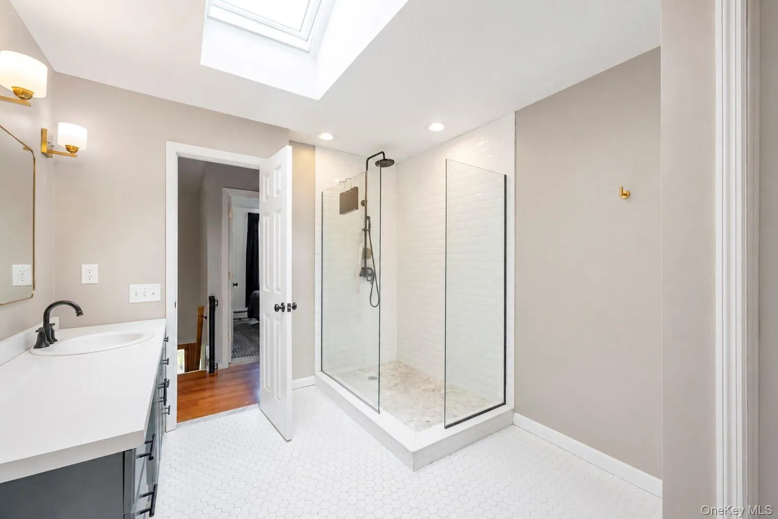 21 Hope Court, Brookhaven, NY, 5 Bedrooms Bedrooms, 8 Rooms Rooms,1 BathroomBathrooms,Residential,For Rent,Hope,0,1042717 21 Hope Court, Brookhaven, NY, 5 Bedrooms Bedrooms, 8 Rooms Rooms,1 BathroomBathrooms,Residential,For Rent,Hope,0,1042717