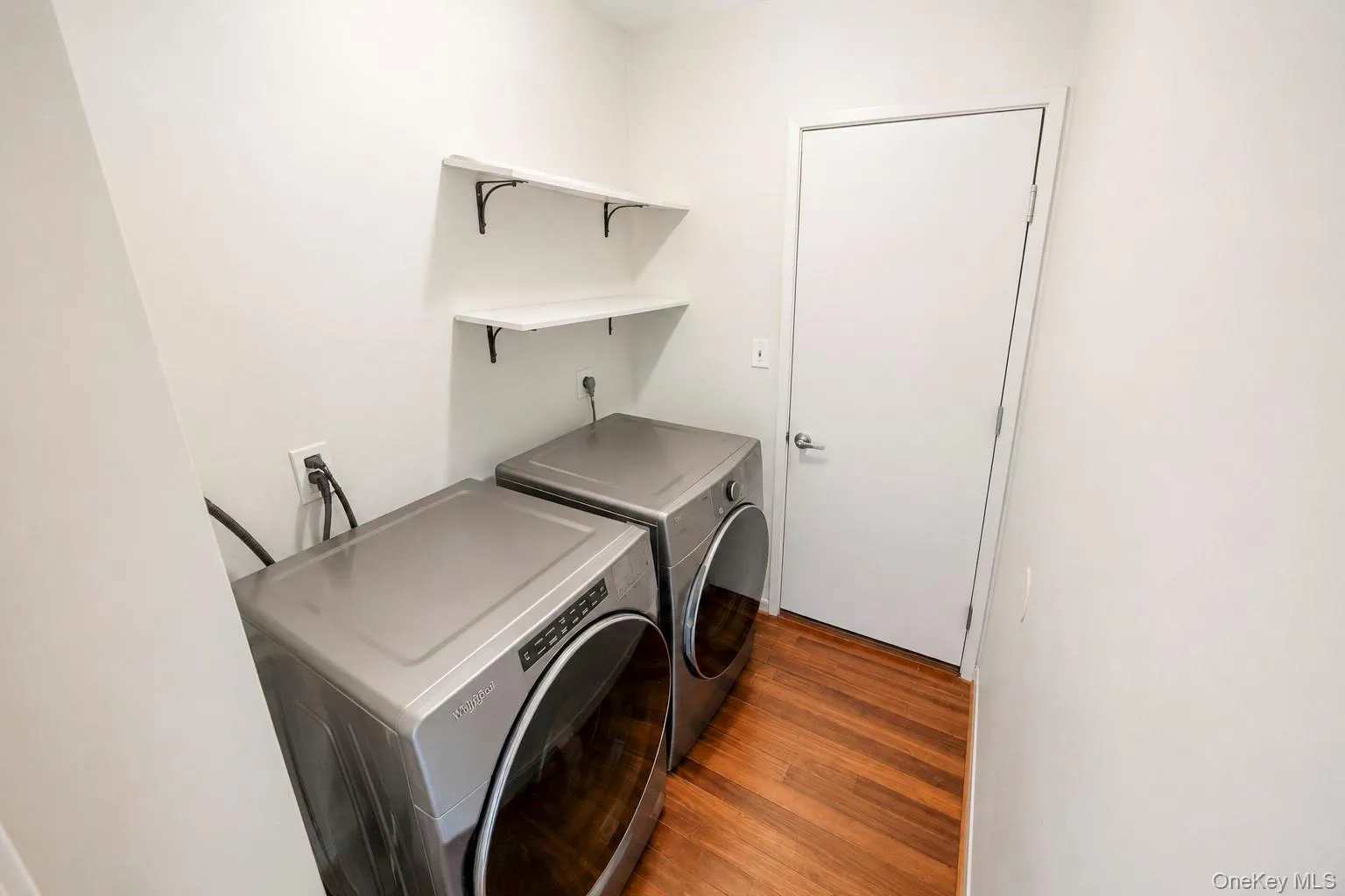 21 Hope Court, Brookhaven, NY, 5 Bedrooms Bedrooms, 8 Rooms Rooms,1 BathroomBathrooms,Residential,For Rent,Hope,0,1042717 21 Hope Court, Brookhaven, NY, 5 Bedrooms Bedrooms, 8 Rooms Rooms,1 BathroomBathrooms,Residential,For Rent,Hope,0,1042717