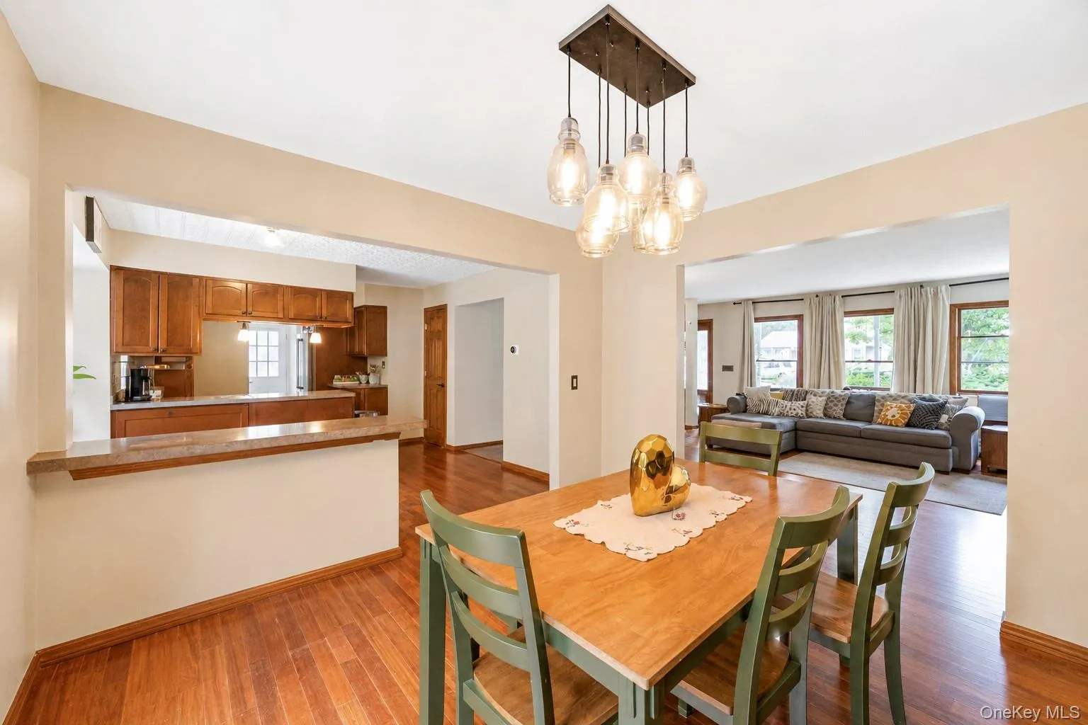 21 Hope Court, Brookhaven, NY, 5 Bedrooms Bedrooms, 8 Rooms Rooms,1 BathroomBathrooms,Residential,For Rent,Hope,0,1042717 21 Hope Court, Brookhaven, NY, 5 Bedrooms Bedrooms, 8 Rooms Rooms,1 BathroomBathrooms,Residential,For Rent,Hope,0,1042717