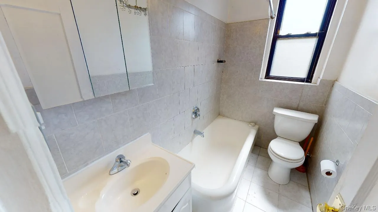 108-02 72nd Avenue, New York, NY, 2 Bedroom Bedrooms, 4 Room Rooms,1 BathroomBathrooms,Residential Lease,For Rent,72nd,0,1042720 108-02 72nd Avenue, New York, NY, 2 Bedroom Bedrooms, 4 Room Rooms,1 BathroomBathrooms,Residential Lease,For Rent,72nd,0,1042720