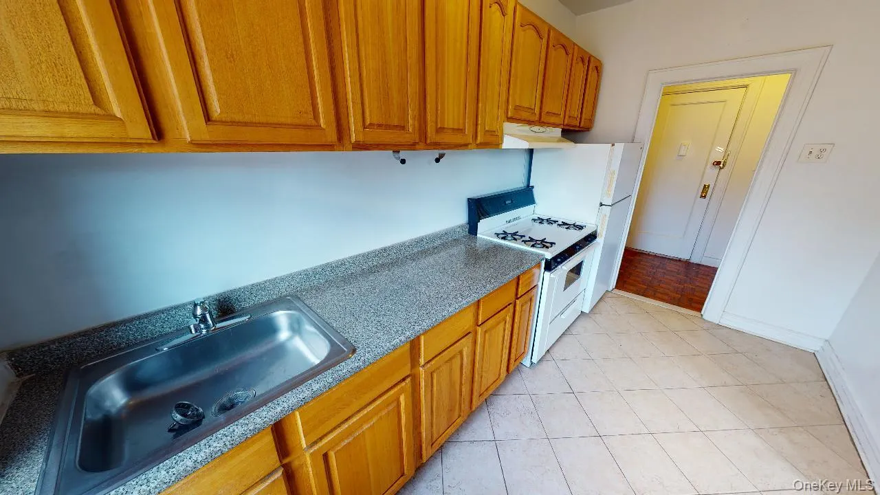 108-02 72nd Avenue, New York, NY, 2 Bedroom Bedrooms, 4 Room Rooms,1 BathroomBathrooms,Residential Lease,For Rent,72nd,0,1042720 108-02 72nd Avenue, New York, NY, 2 Bedroom Bedrooms, 4 Room Rooms,1 BathroomBathrooms,Residential Lease,For Rent,72nd,0,1042720