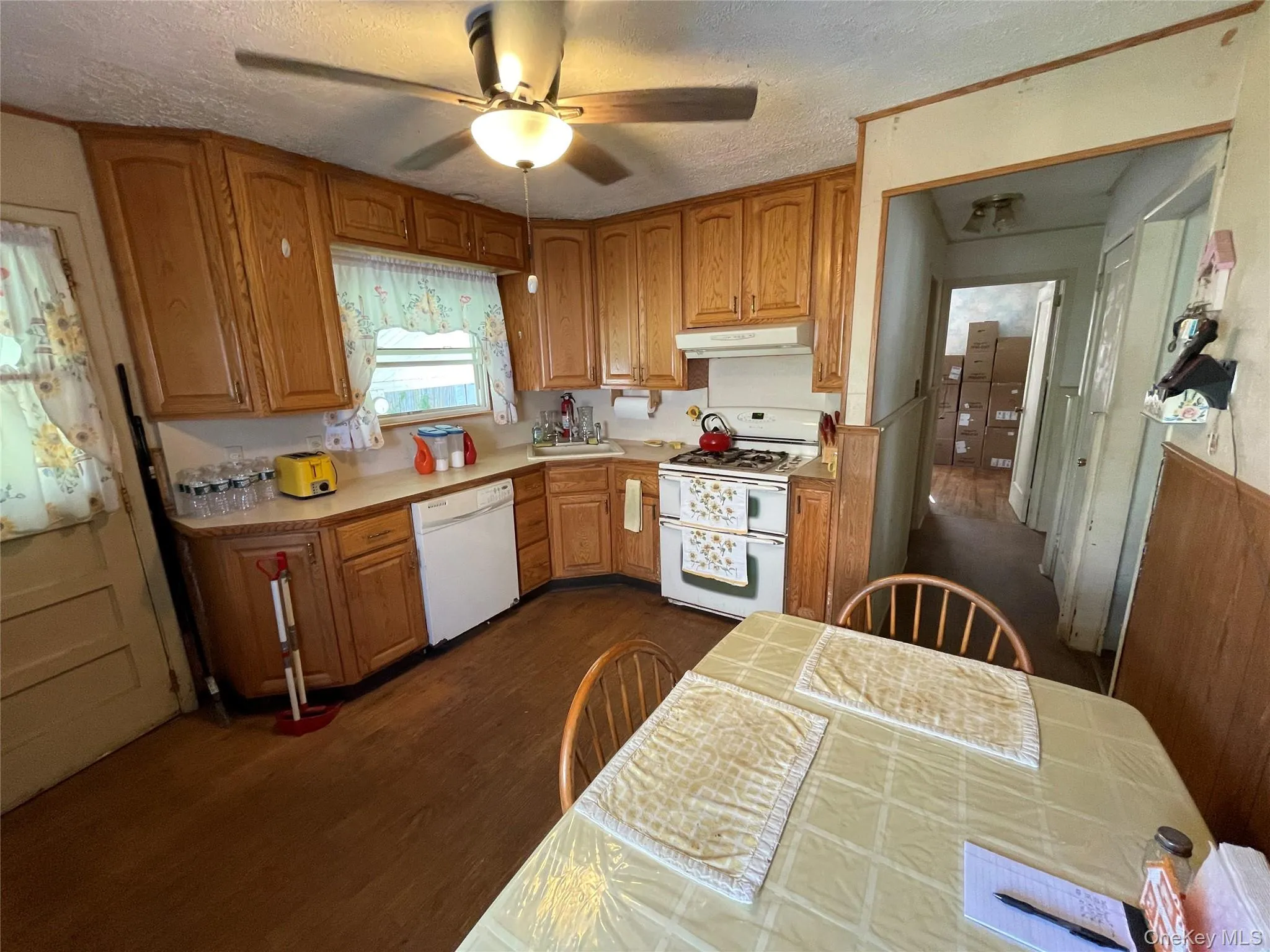 16 Heathcote Road, Babylon, NY, 4 Bedrooms Bedrooms, 6 Rooms Rooms,2 BathroomsBathrooms,Residential,For Rent,Heathcote,0,1042721 16 Heathcote Road, Babylon, NY, 4 Bedrooms Bedrooms, 6 Rooms Rooms,2 BathroomsBathrooms,Residential,For Rent,Heathcote,0,1042721