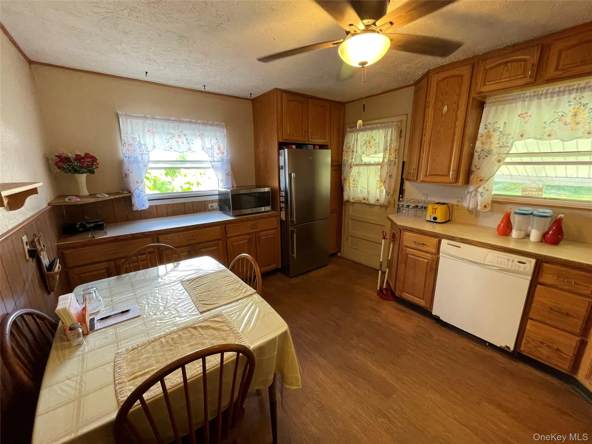 16 Heathcote Road, Babylon, NY, 4 Bedrooms Bedrooms, 6 Rooms Rooms,2 BathroomsBathrooms,Residential,For Rent,Heathcote,0,1042721 16 Heathcote Road, Babylon, NY, 4 Bedrooms Bedrooms, 6 Rooms Rooms,2 BathroomsBathrooms,Residential,For Rent,Heathcote,0,1042721