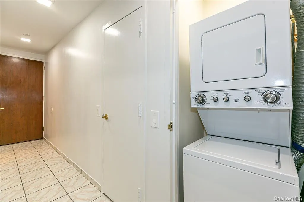 100 Great Neck Road, North Hempstead, NY, 1 Bedroom Bedrooms, 3 Rooms Rooms,1 BathroomBathrooms,Residential,For Rent,Great Neck,0,1042722 100 Great Neck Road, North Hempstead, NY, 1 Bedroom Bedrooms, 3 Rooms Rooms,1 BathroomBathrooms,Residential,For Rent,Great Neck,0,1042722