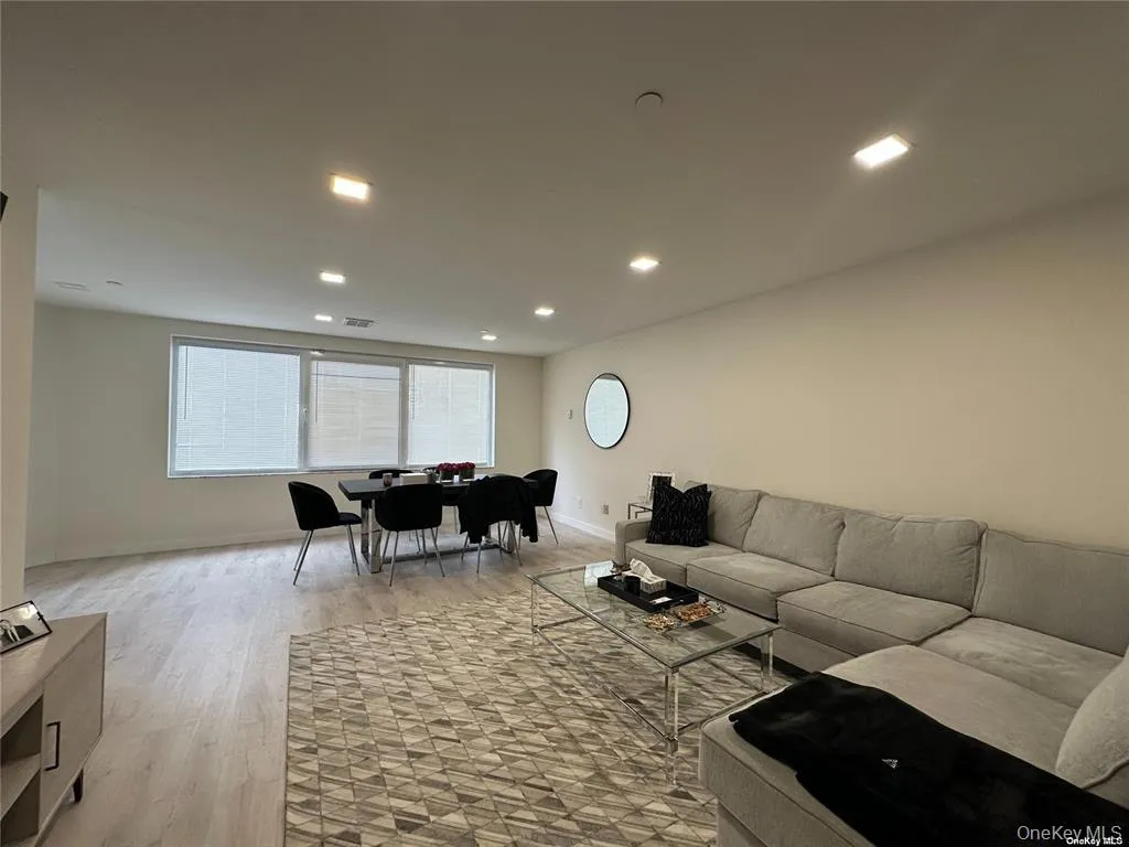 100 Great Neck Road, North Hempstead, NY, 1 Bedroom Bedrooms, 3 Rooms Rooms,1 BathroomBathrooms,Residential,For Rent,Great Neck,0,1042722 100 Great Neck Road, North Hempstead, NY, 1 Bedroom Bedrooms, 3 Rooms Rooms,1 BathroomBathrooms,Residential,For Rent,Great Neck,0,1042722