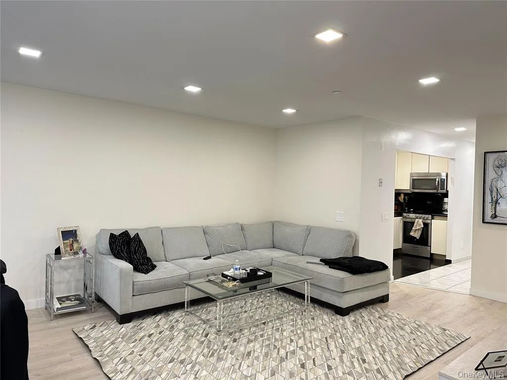 100 Great Neck Road, North Hempstead, NY, 1 Bedroom Bedrooms, 3 Rooms Rooms,1 BathroomBathrooms,Residential,For Rent,Great Neck,0,1042722 100 Great Neck Road, North Hempstead, NY, 1 Bedroom Bedrooms, 3 Rooms Rooms,1 BathroomBathrooms,Residential,For Rent,Great Neck,0,1042722