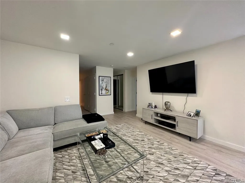 100 Great Neck Road, North Hempstead, NY, 1 Bedroom Bedrooms, 3 Rooms Rooms,1 BathroomBathrooms,Residential,For Rent,Great Neck,0,1042722 100 Great Neck Road, North Hempstead, NY, 1 Bedroom Bedrooms, 3 Rooms Rooms,1 BathroomBathrooms,Residential,For Rent,Great Neck,0,1042722