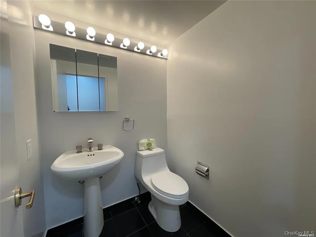 100 Great Neck Road, North Hempstead, NY, 1 Bedroom Bedrooms, 3 Rooms Rooms,1 BathroomBathrooms,Residential,For Rent,Great Neck,0,1042722 100 Great Neck Road, North Hempstead, NY, 1 Bedroom Bedrooms, 3 Rooms Rooms,1 BathroomBathrooms,Residential,For Rent,Great Neck,0,1042722