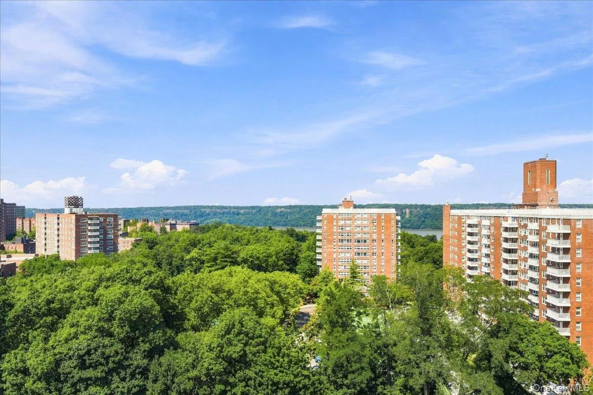4525 Henry Hudson Parkway, New York, NY, 2 Bedrooms Bedrooms, 3 Rooms Rooms,1 BathroomBathrooms,Residential,For Rent,Henry Hudson,0,1042723 4525 Henry Hudson Parkway, New York, NY, 2 Bedrooms Bedrooms, 3 Rooms Rooms,1 BathroomBathrooms,Residential,For Rent,Henry Hudson,0,1042723